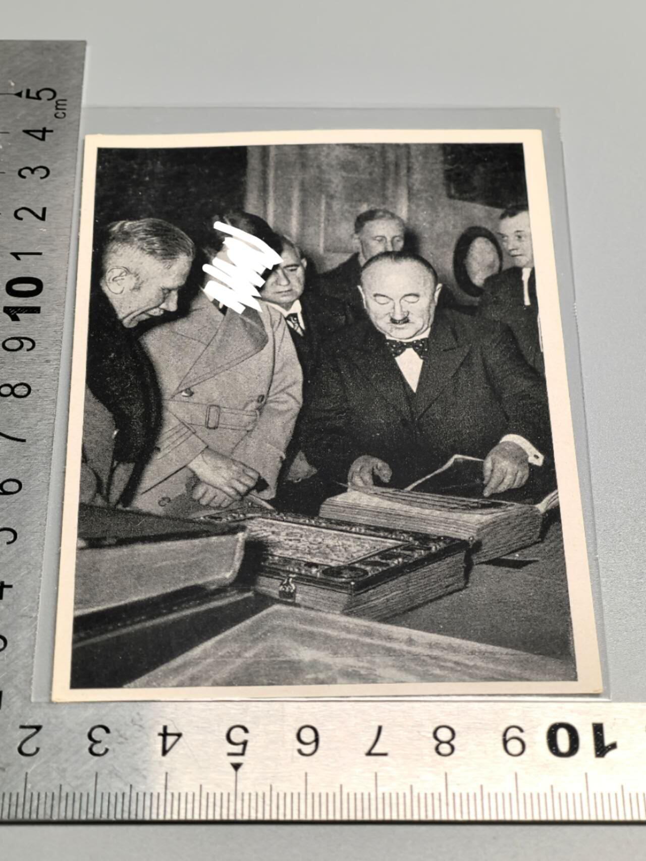 小驴勋章奖章收藏4月4日周六晚六点拍卖（珍爱和平，收藏战争，铭记历史，勿忘国耻，忠党爱国。有偿代拍，送拍规则在简介最后，参拍须阅读规则后再参拍，关系到运费包装发货时效真假辨别等关键信息，拍卖时不再发原图，看大图店主微信码在拍卖店铺介绍里）