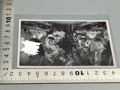 小驴勋章奖章收藏4月4日周六晚六点拍卖（珍爱和平，收藏战争，铭记历史，勿忘国耻，忠党爱国。有偿代拍，送拍规则在简介最后，参拍须阅读规则后再参拍，关系到运费包装发货时效真假辨别等关键信息，拍卖时不再发原图，看大图店主微信码在拍卖店铺介绍里） - 画家宣传卡片