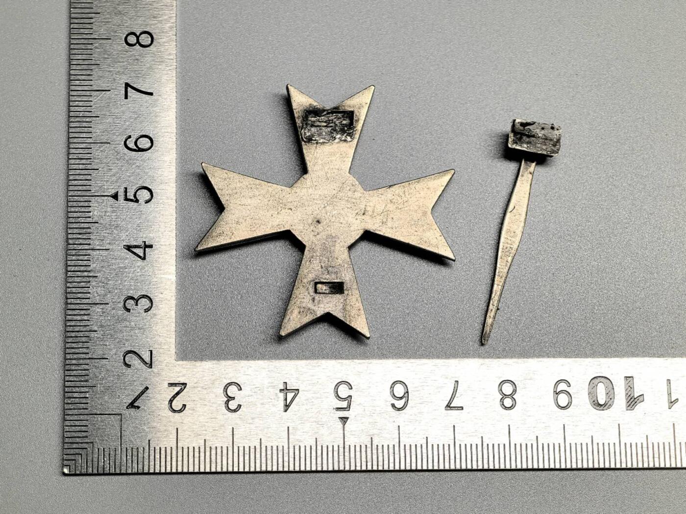 小驴勋章奖章收藏4月4日周六晚六点拍卖（珍爱和平，收藏战争，铭记历史，勿忘国耻，忠党爱国。有偿代拍，送拍规则在简介最后，参拍须阅读规则后再参拍，关系到运费包装发货时效真假辨别等关键信息，拍卖时不再发原图，看大图店主微信码在拍卖店铺介绍里） 现代工艺品 一级佩剑战功勋章 非原品