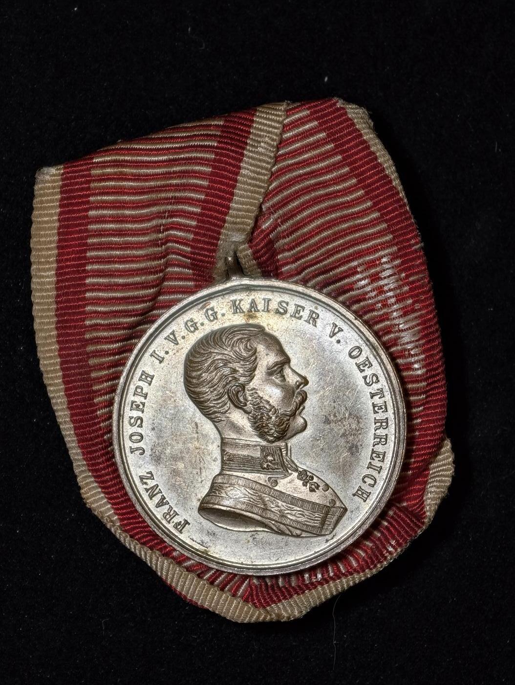 凯旋世界勋赏（第23期）（欢迎送拍）（对拍品有疑问请询问客服，不接受到手刀，出价默认拍品品相。请认真阅读拍卖规则！出价默认已认可！）（收到货请录制开箱视频，无视频概不处理问题。） 奥匈帝国 银级二级勇敢奖章 礼服挂 银质 属于 安东·鲍尔少将