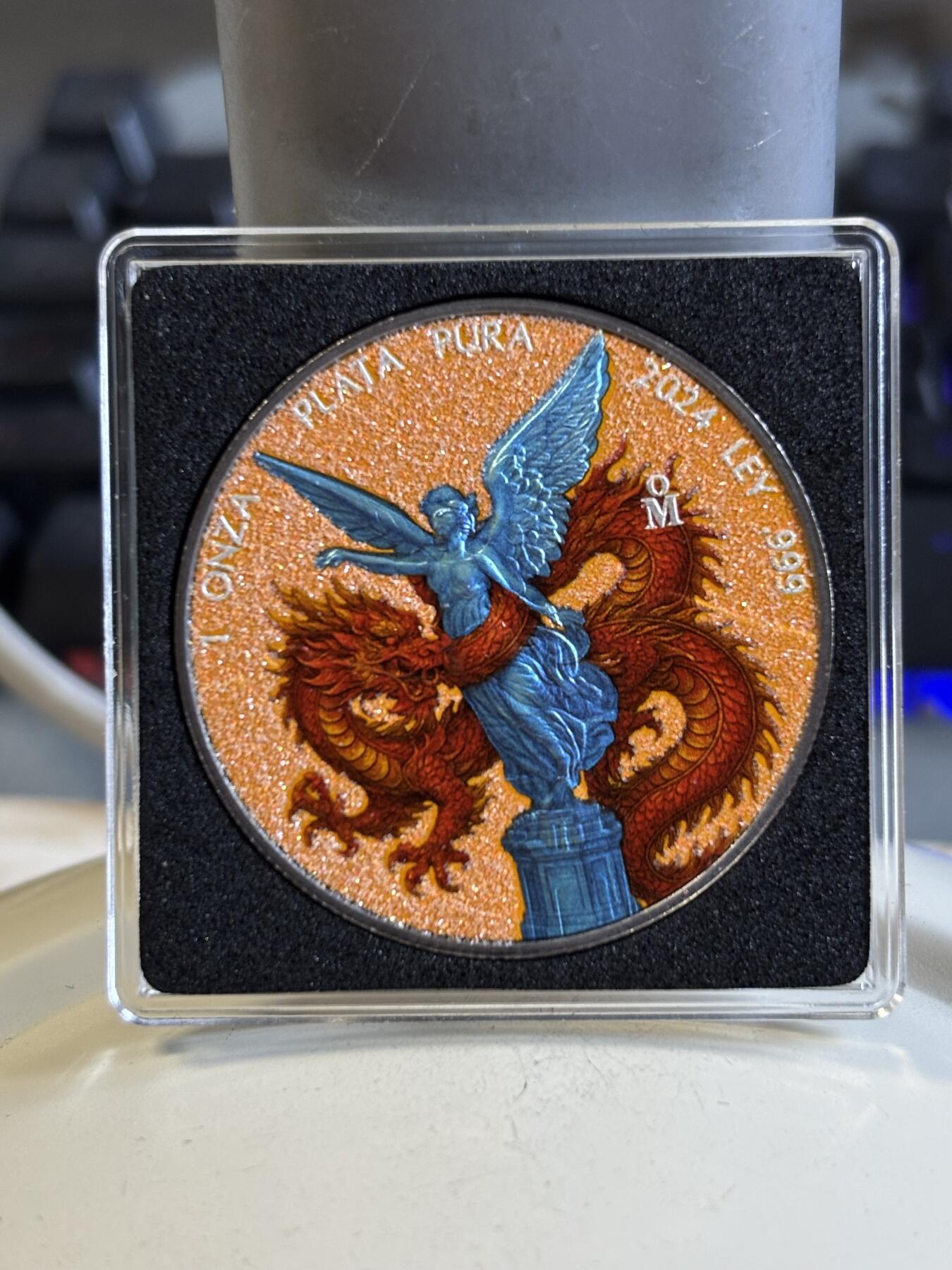 第195期拍卖 墨西哥2024年自由女神世界龙系列1中国红龙双面彩色银币，999银，发行500枚