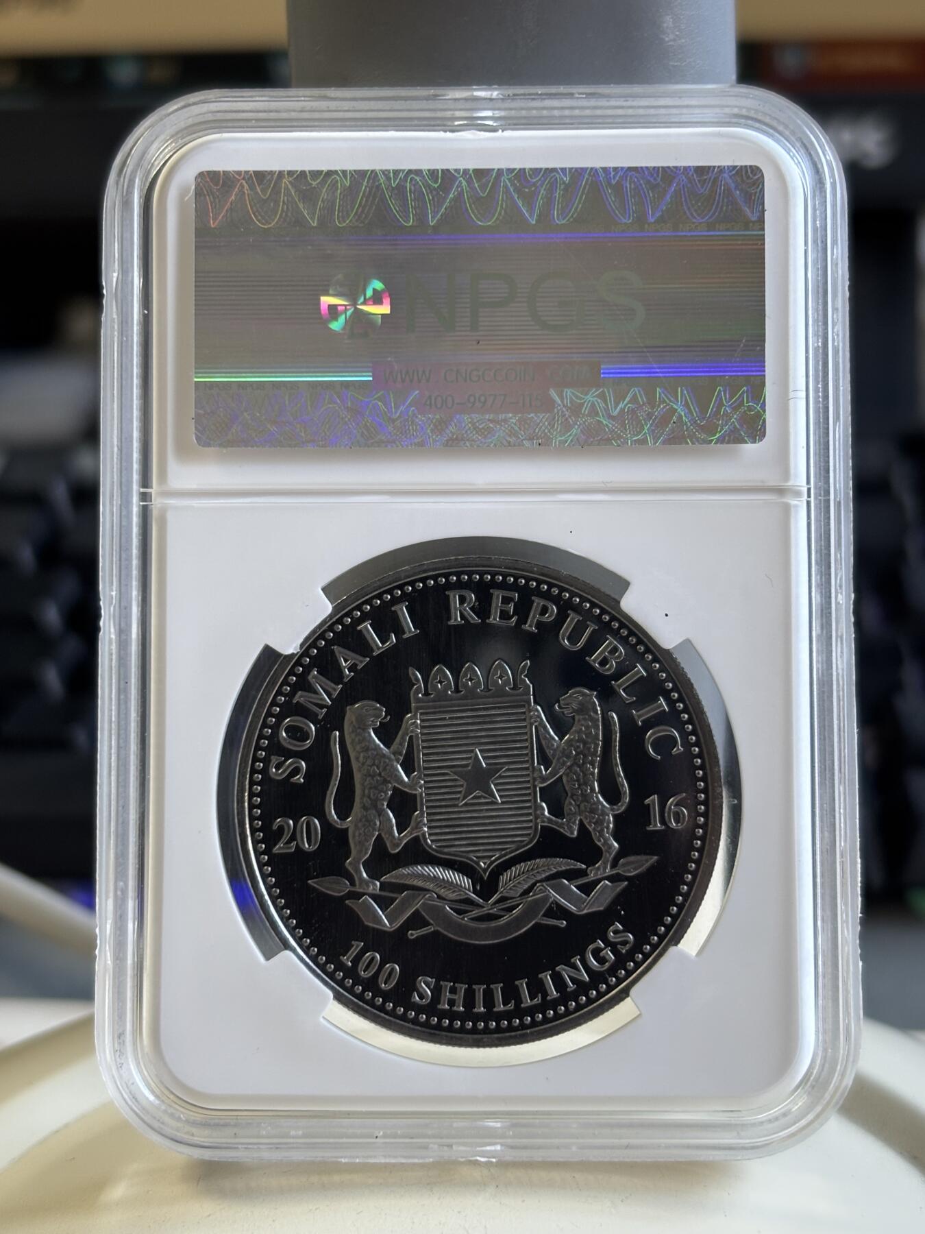 第196期拍卖 索马里2016年黑金帝国系列非洲大象钌化镀金银币评级，999钌化镀金，1盎司，发行5000枚