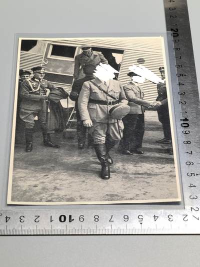 小驴勋章奖章收藏4月4日周六晚六点拍卖（珍爱和平，收藏战争，铭记历史，勿忘国耻，忠党爱国。有偿代拍，送拍规则在简介最后，参拍须阅读规则后再参拍，关系到运费包装发货时效真假辨别等关键信息，拍卖时不再发原图，看大图店主微信码在拍卖店铺介绍里） - 大号画家宣传卡片