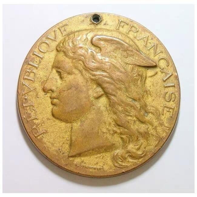 法国1899年 小飞侠女神头像高浮雕大铜章 单面镀金 50MM