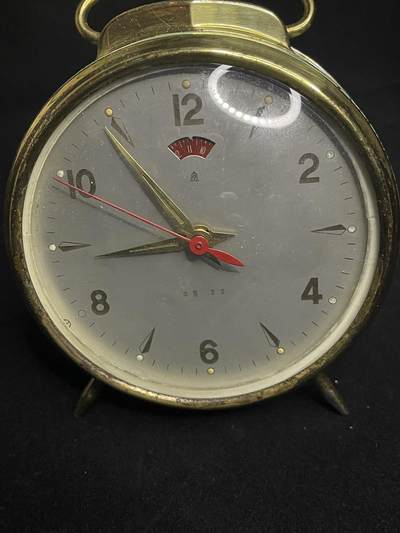 专场 - 闹钟一个能走不包准