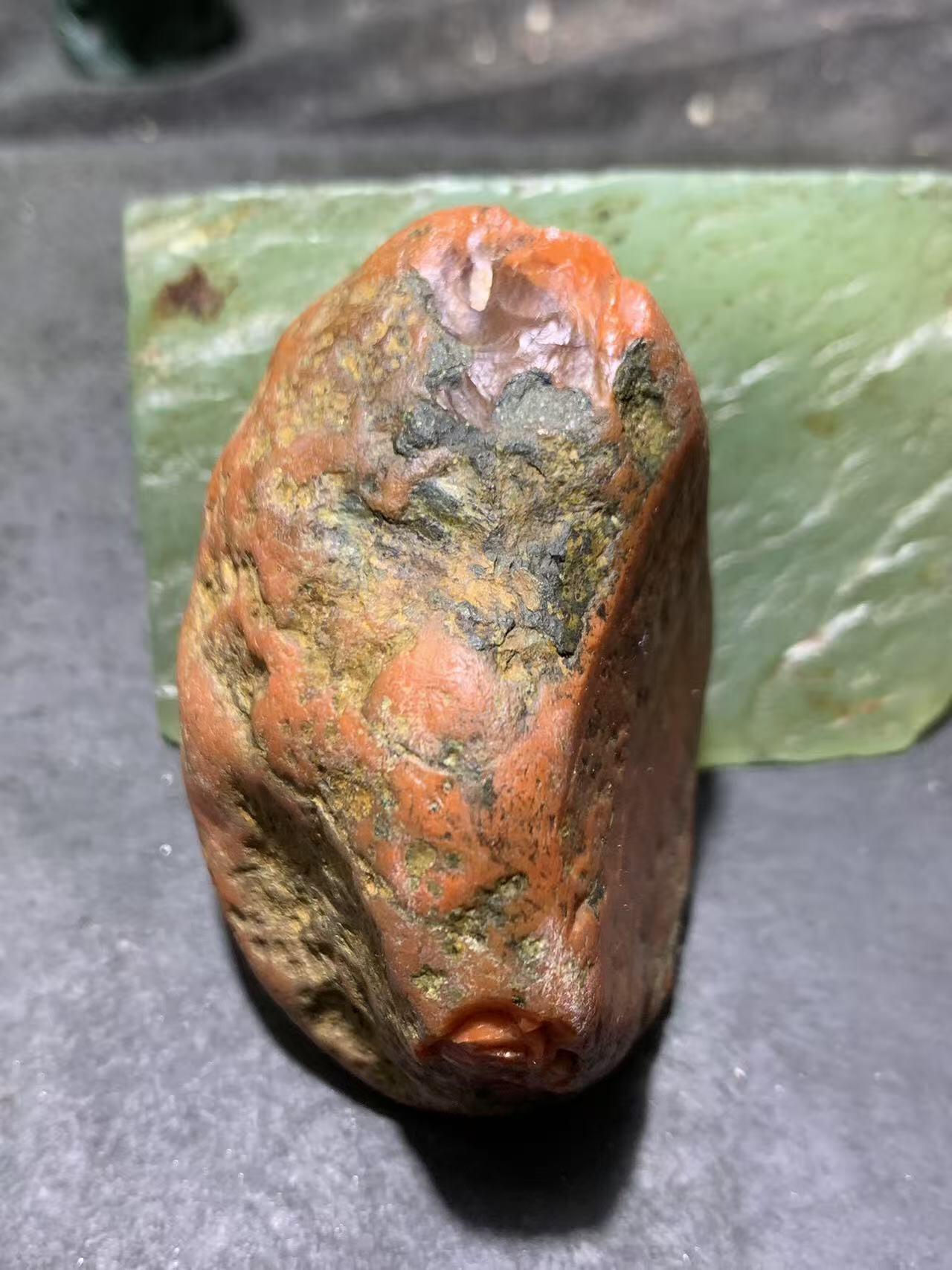 精美柿子红皮开窗料飘朱砂点南红玛瑙原石一颗