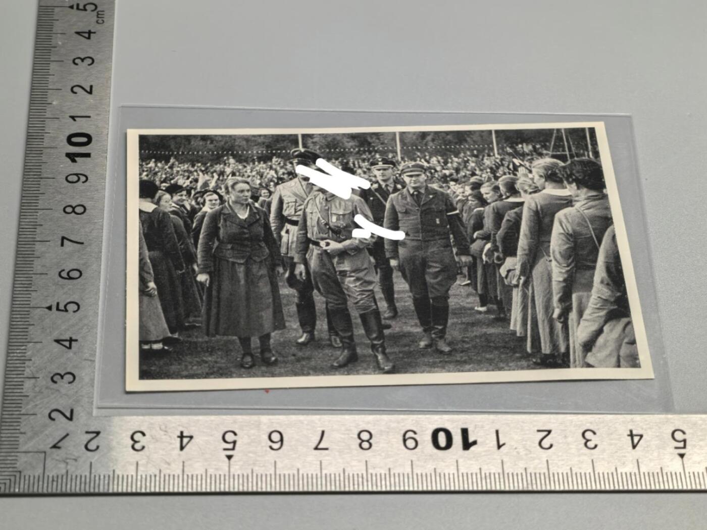 小驴勋章奖章收藏4月4日周六晚六点拍卖（珍爱和平，收藏战争，铭记历史，勿忘国耻，忠党爱国。有偿代拍，送拍规则在简介最后，参拍须阅读规则后再参拍，关系到运费包装发货时效真假辨别等关键信息，拍卖时不再发原图，看大图店主微信码在拍卖店铺介绍里）