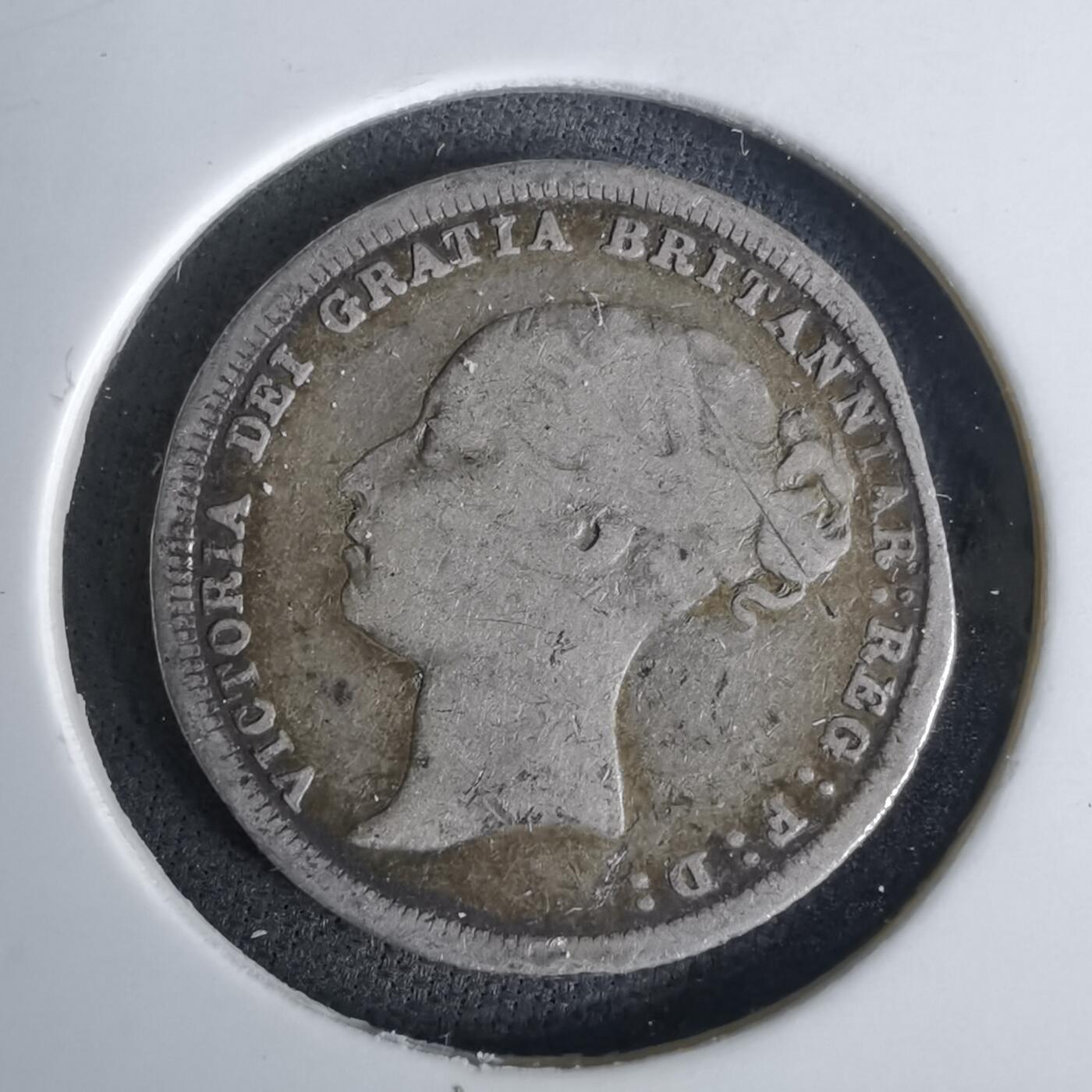 沼泽如烟--第1043场 维多利亚1884年6便士银币