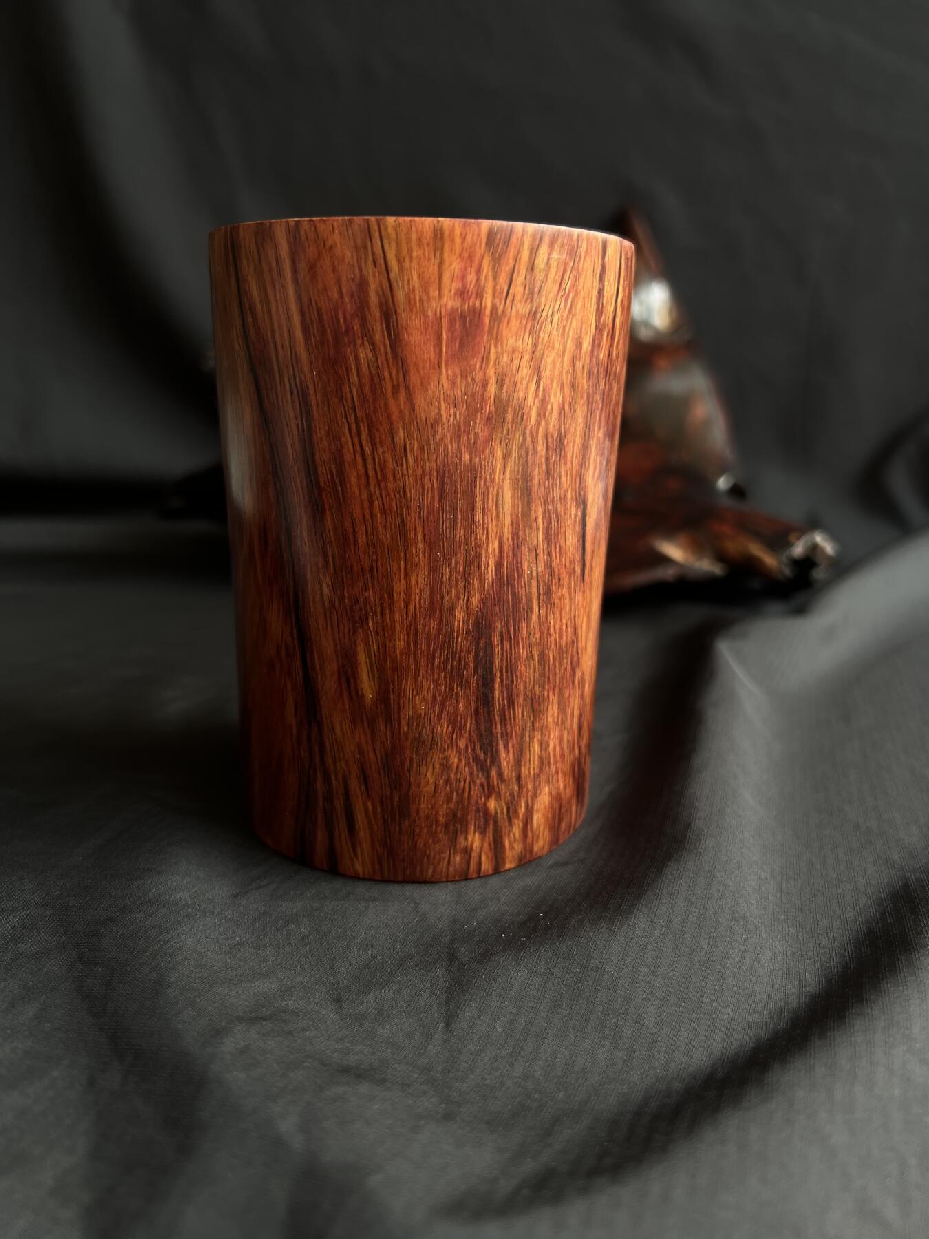 零元拍：海南黄花梨笔筒，整颗料抠出，口径：75/108MM