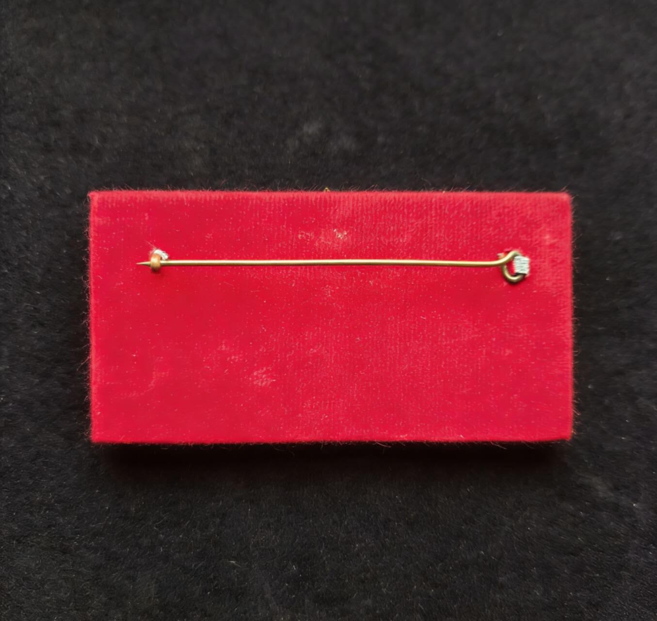 西秦中古拍卖第八十二期  泰国禁卫军将官12格勋表（一等白象勋章、一等王冠勋章、佛教2500年奖章、访问欧美奖章、诗纳卡琳王太后84岁诞辰奖章、拉玛九世最长统治奖章、二战战争奖章、越南战争奖章、王室服务奖章、拉玛十世登基大典奖章、童子军功绩奖章、红十字会奖章）