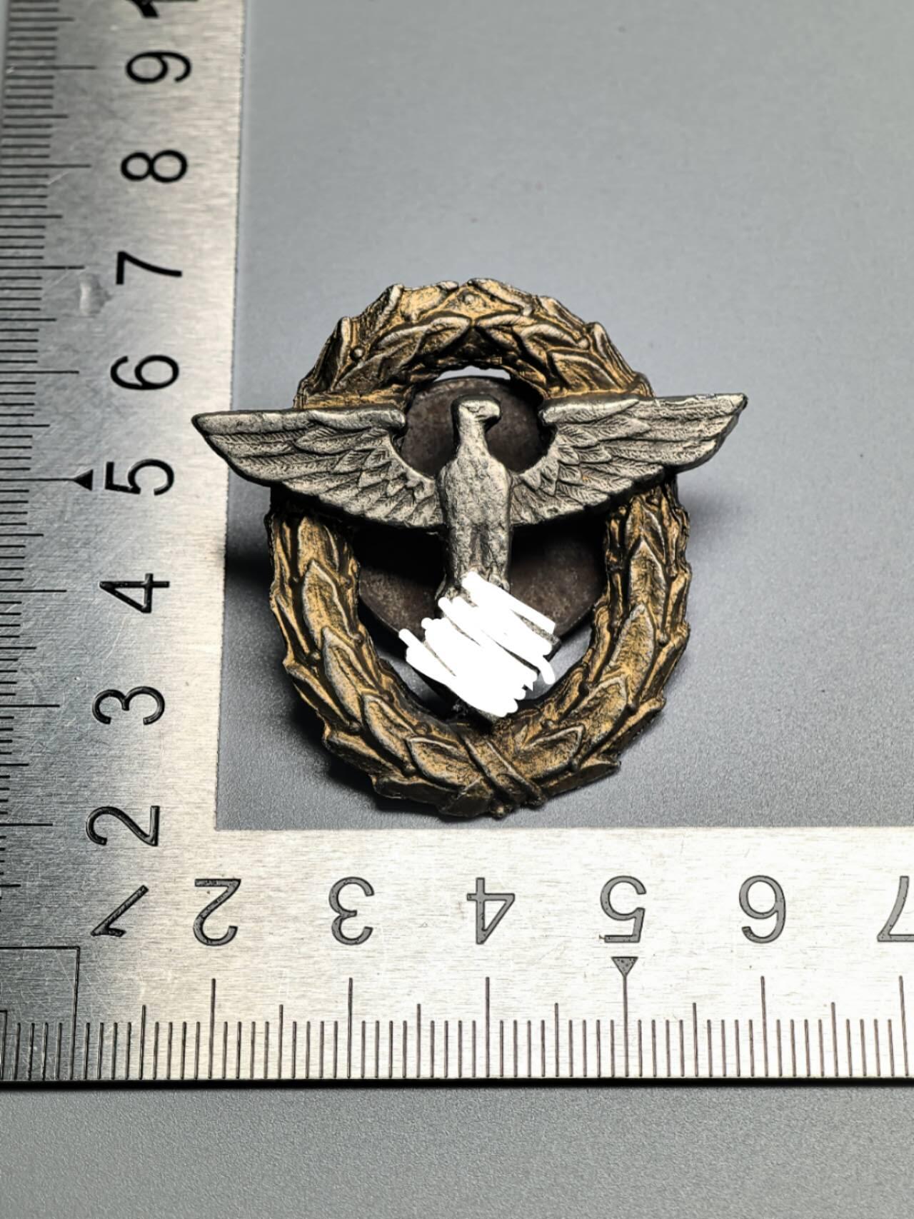 小驴勋章奖章收藏4月4日周六晚六点拍卖（珍爱和平，收藏战争，铭记历史，勿忘国耻，忠党爱国。有偿代拍，送拍规则在简介最后，参拍须阅读规则后再参拍，关系到运费包装发货时效真假辨别等关键信息，拍卖时不再发原图，看大图店主微信码在拍卖店铺介绍里） 现代工艺品 帽徽 非原品