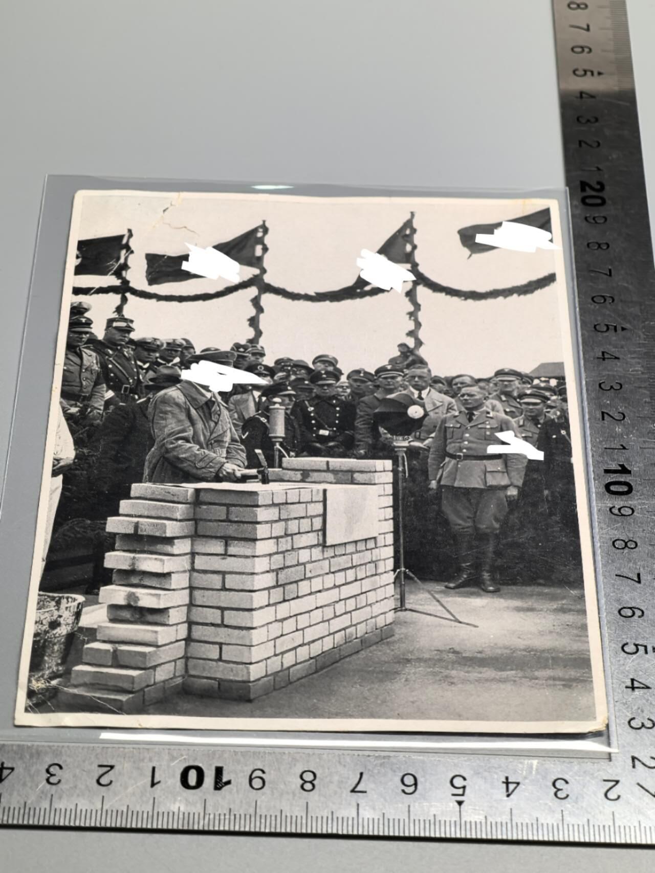 小驴勋章奖章收藏4月4日周六晚六点拍卖（珍爱和平，收藏战争，铭记历史，勿忘国耻，忠党爱国。有偿代拍，送拍规则在简介最后，参拍须阅读规则后再参拍，关系到运费包装发货时效真假辨别等关键信息，拍卖时不再发原图，看大图店主微信码在拍卖店铺介绍里） 大号画家宣传卡片