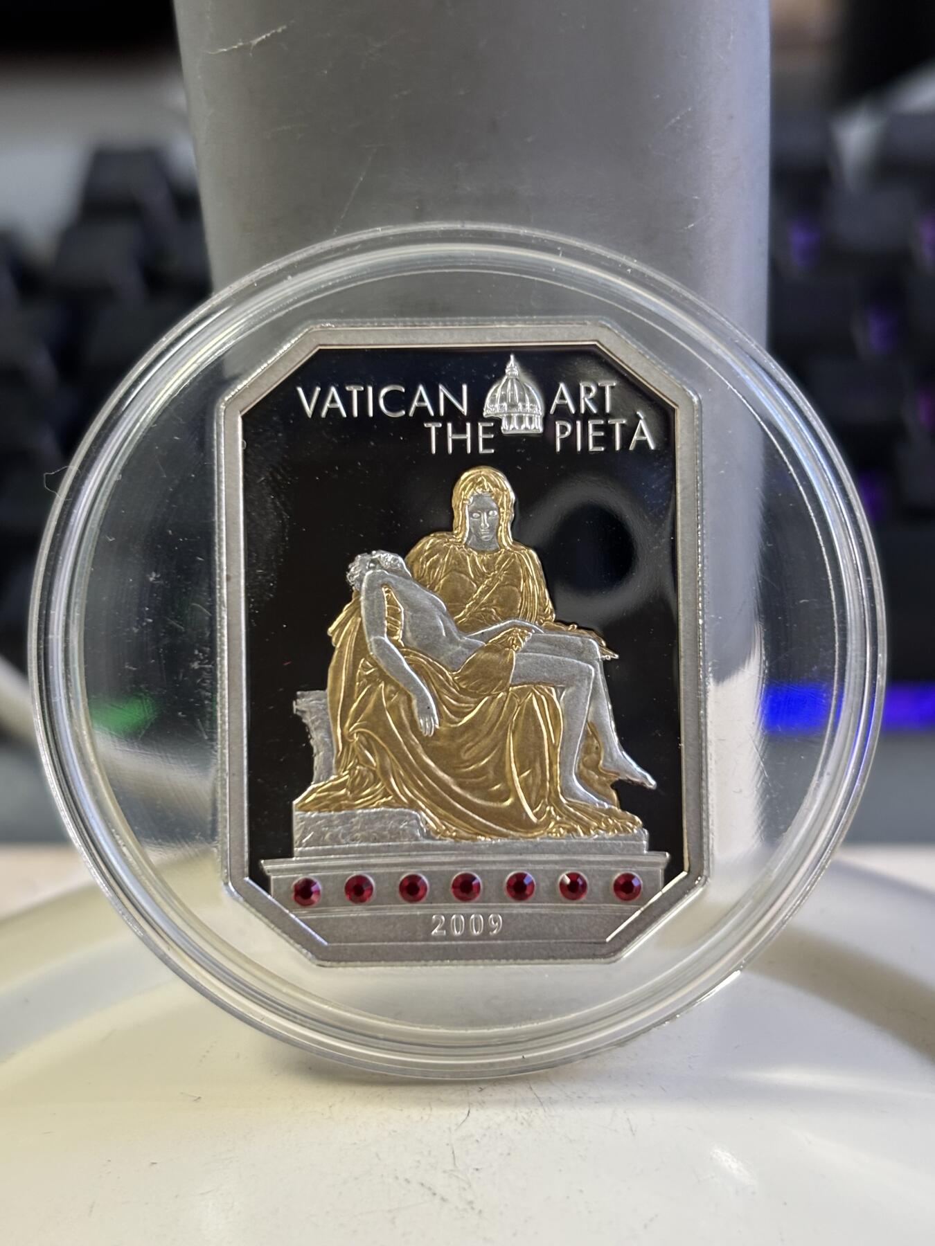 第196期拍卖 库克2009年梵蒂冈艺术圣母怜子镶嵌水晶纪念银币，925银，25克