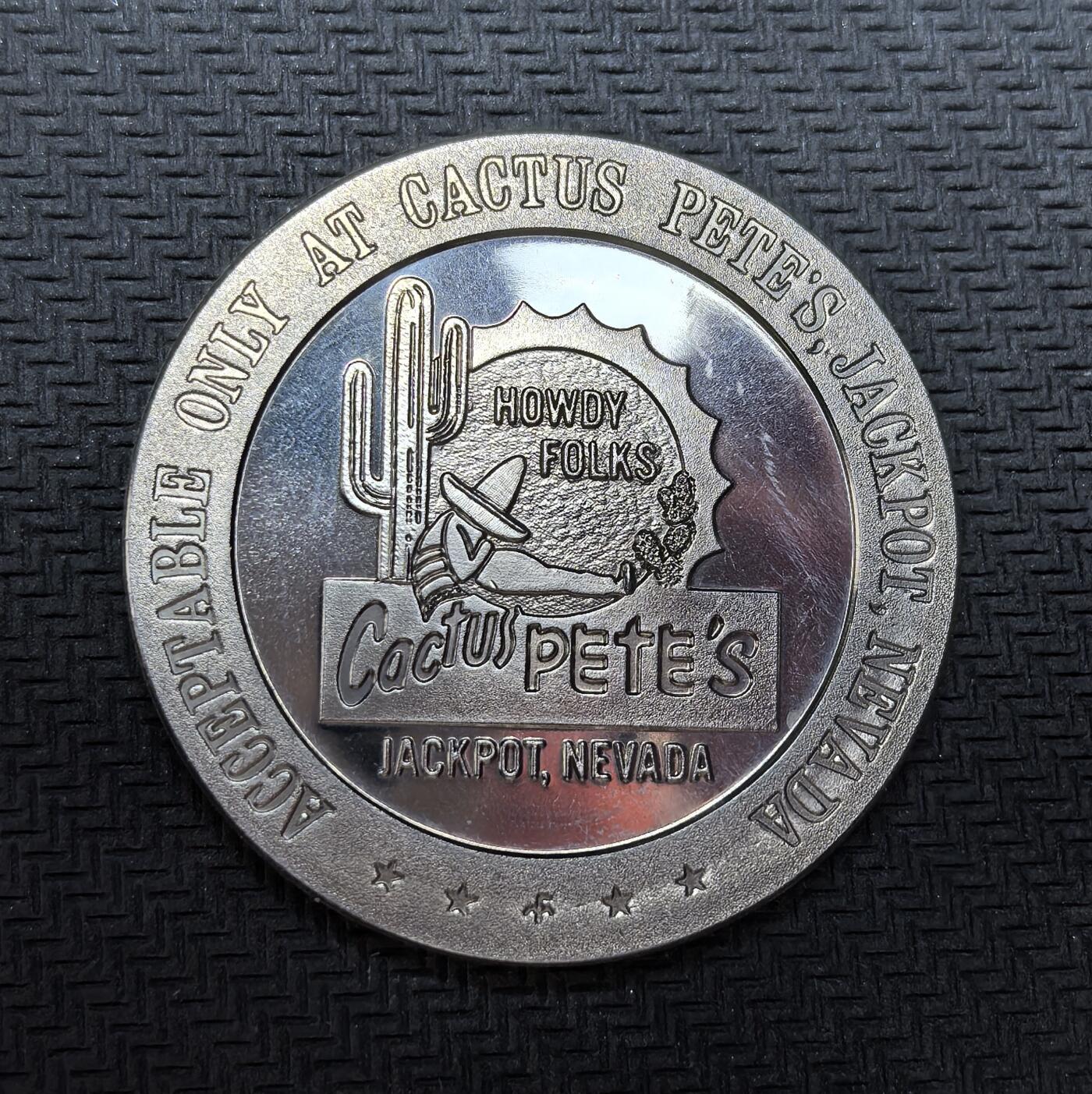 外国优质银币克朗币纪念章，每周六晚九点倒数截拍，满百包邮可寄存，持续收拍 精制美国1968年内华达州仙人掌皮特赌场1 美元代币。位于内华达州与爱达荷州的边境小镇 Jackpot，以独特的西部仙人掌地标为设计，是美国西部边境赌场文化的经典实物见证。