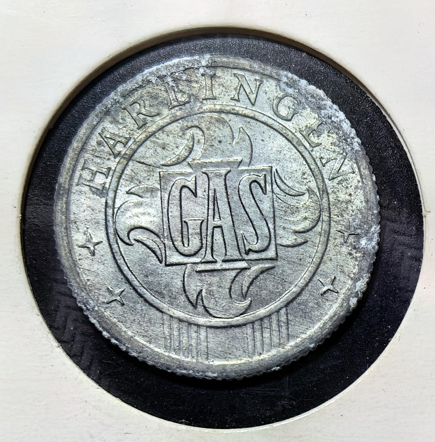 外国优质银币克朗币纪念章，每周六晚九点倒数截拍，满百包邮可寄存，持续收拍 荷兰哈灵根市1942年2.5GAS待用币，用于兑换煤气服务或商品，是 20 世纪荷兰市政公用事业的实物见证，承载了近代城市公共服务的历史印记。