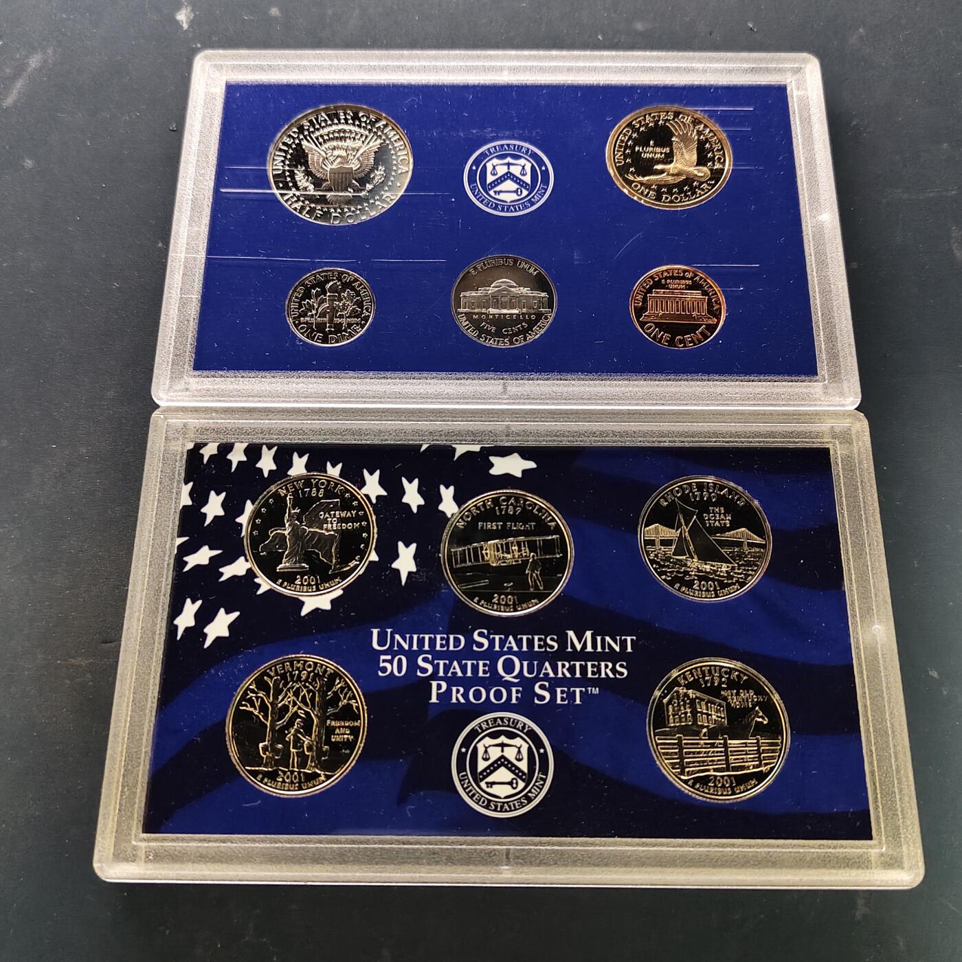 【全场包邮】纯粹捡漏拍519场 美国2001年官方封装精制套币（流通币一盒+州币一盒）-盒证全