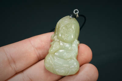 上海都达杂项专场103【全场包邮】  天然和田玉精雕《宝宝佛》挂件 