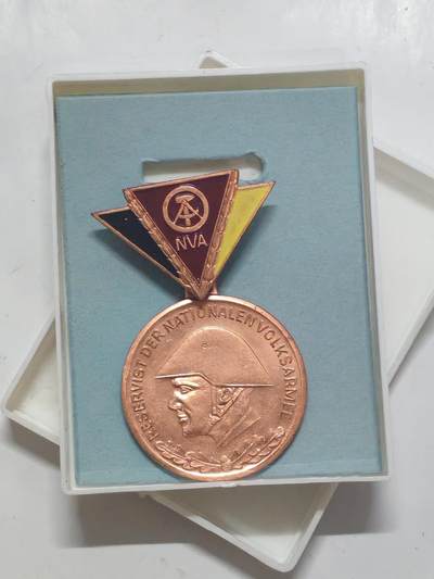 韵星假日军品类拍卖第51期  -- Rimey Holidays Militaria Auction 51 - 民主德国铜级人民军预备役优秀服务奖章带原盒