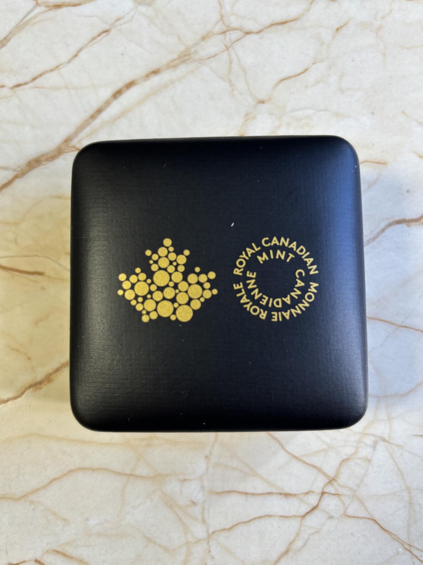 第196期拍卖 加拿大2019年十二星座系列10天秤座镶嵌水晶彩银币，9999银，70.96克，发行4000枚