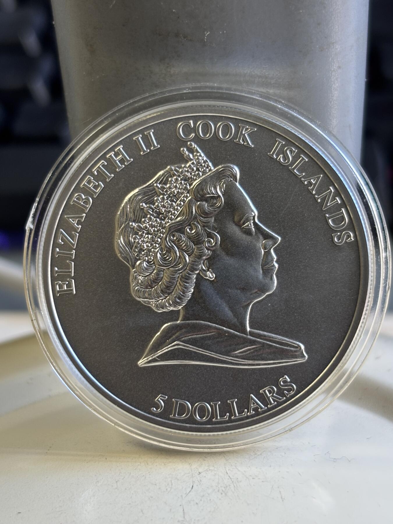 第196期拍卖 库克2010年爱情系列时尚立体玫瑰全息幻彩银币，925银，25克，塑料盒有破