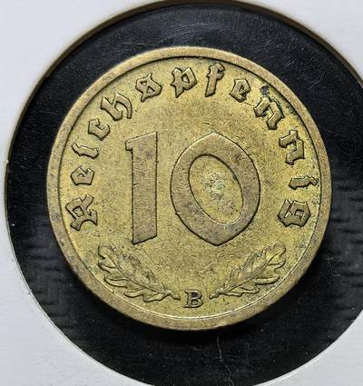 外国优质银币克朗币纪念章，每周六晚九点倒数截拍，满百包邮可寄存，持续收拍 - 纳粹德国1938 年10 芬尼黄铜币，B 厂标代表维也纳造币厂，正面为带万字字徽的帝国鹰，是二战前纳粹德国的法定流通辅币，见证了纳粹时期的货币体系。