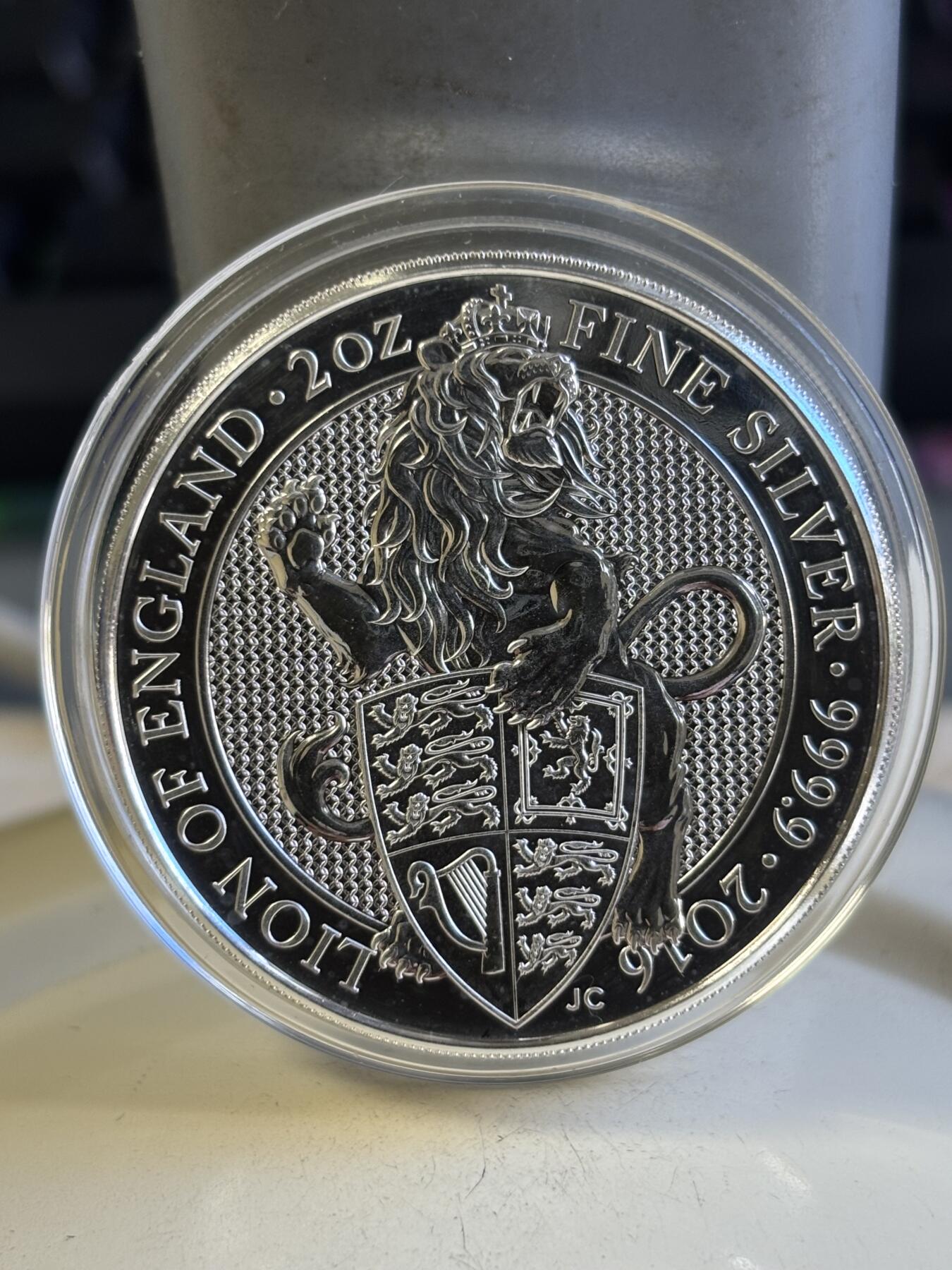 第196期拍卖 英国2016年女王神兽系列1英格兰狮子2盎司投资银币，9999银，有瑕疵