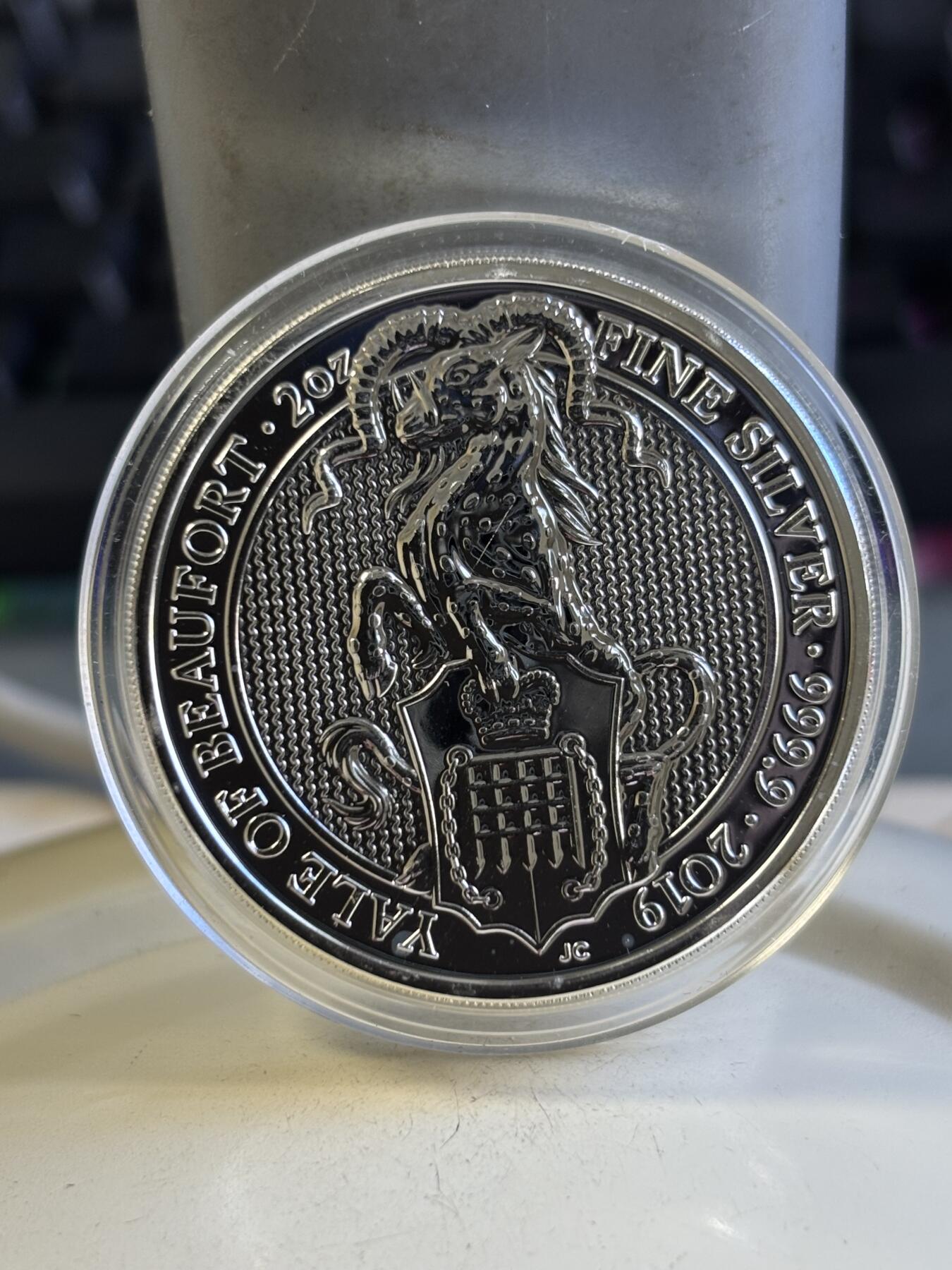 第196期拍卖 英国2019年女王神兽系列博福特耶鲁山羊2盎司纪念银币，9999银