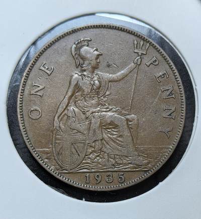 外国优质银币克朗币纪念章，每周六晚九点倒数截拍，满百包邮可寄存，持续收拍 - 英国乔治五世1935年1 便士铜币，正面为英王乔治五世像，背面是不列颠女神坐像，是乔治五世末期、二战前夕英国的经典流通辅币，见证了帝国末期历史。