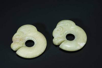 上海都达杂项专场七十二【全场包邮】 - 岫玉 玉猪龙挂件 1对80-64