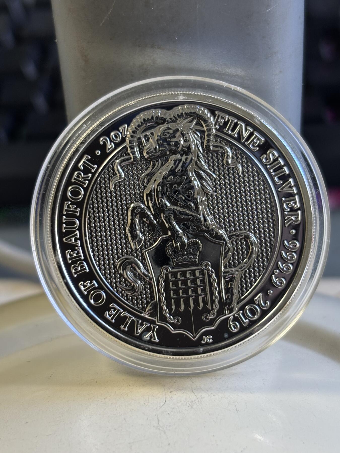 第196期拍卖 英国2019年女王神兽系列博福特耶鲁山羊2盎司纪念银币，9999银