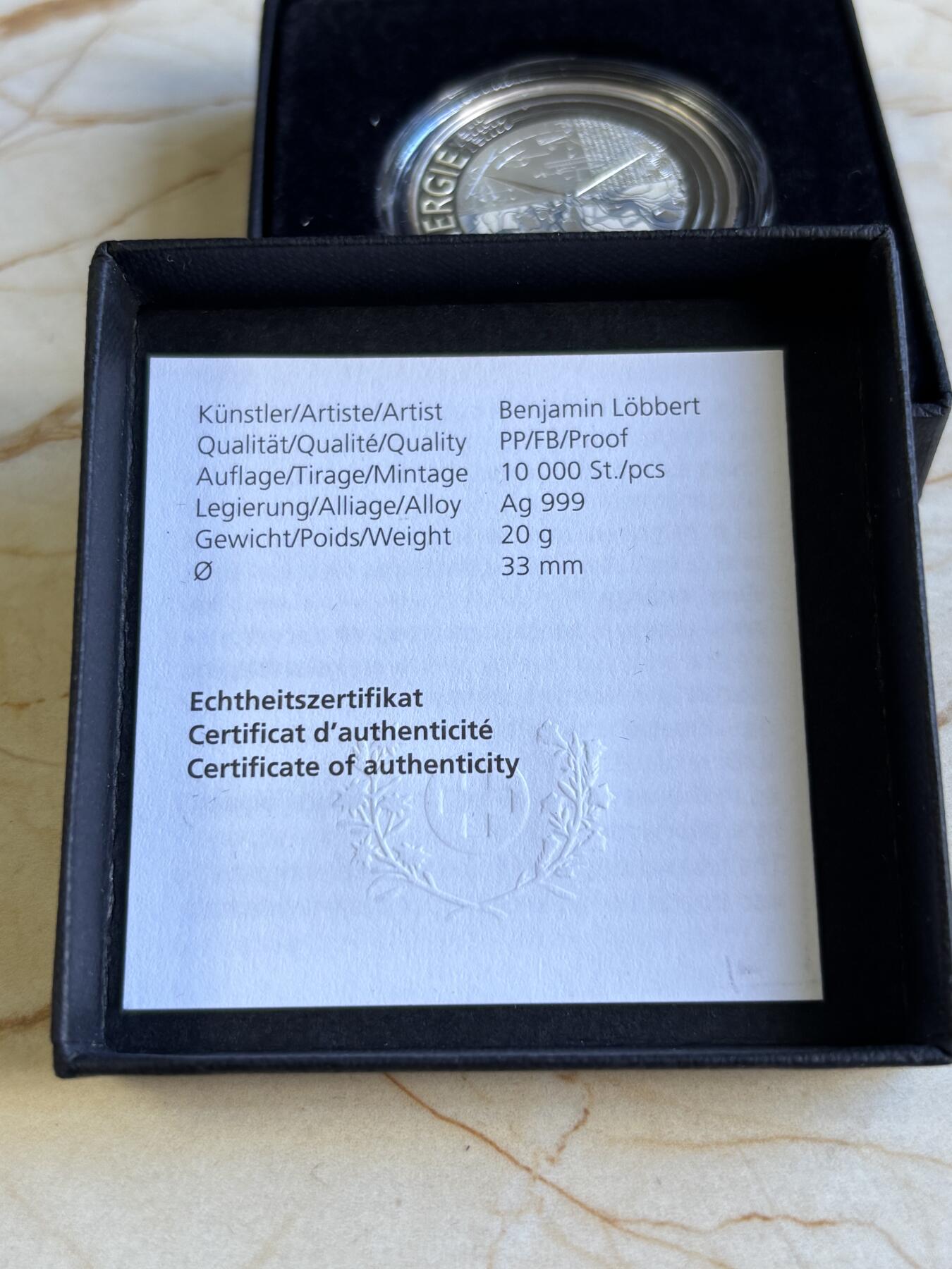 第196期拍卖 瑞士2023年清洁能源系列风能夜光精制纪念银币，999银，20克，发行10000枚