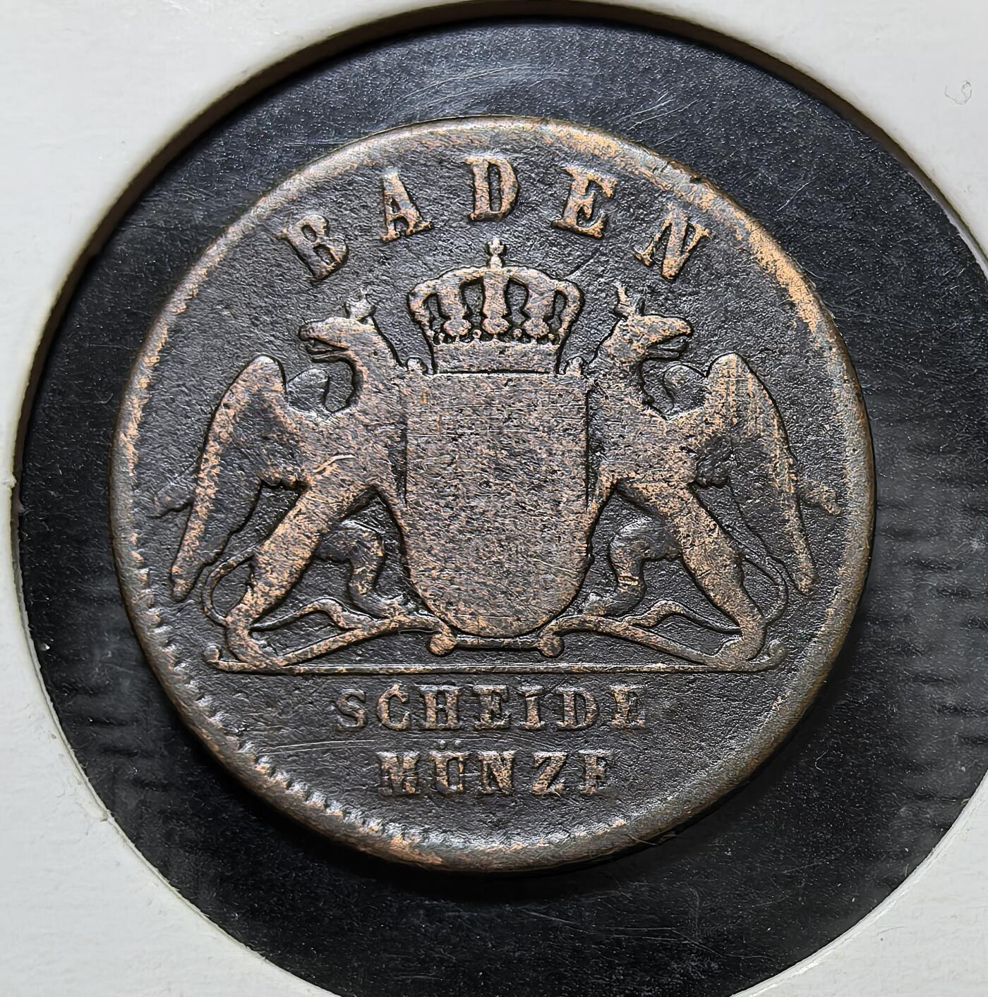 外国优质银币克朗币纪念章，每周六晚九点倒数截拍，满百包邮可寄存，持续收拍 德意志巴登大公国1859年1克鲁泽铜币，正面为大公国双鹰盾徽，背面标注面值，是德意志统一前邦国流通辅币，见证了德意志邦联时期的货币格局。