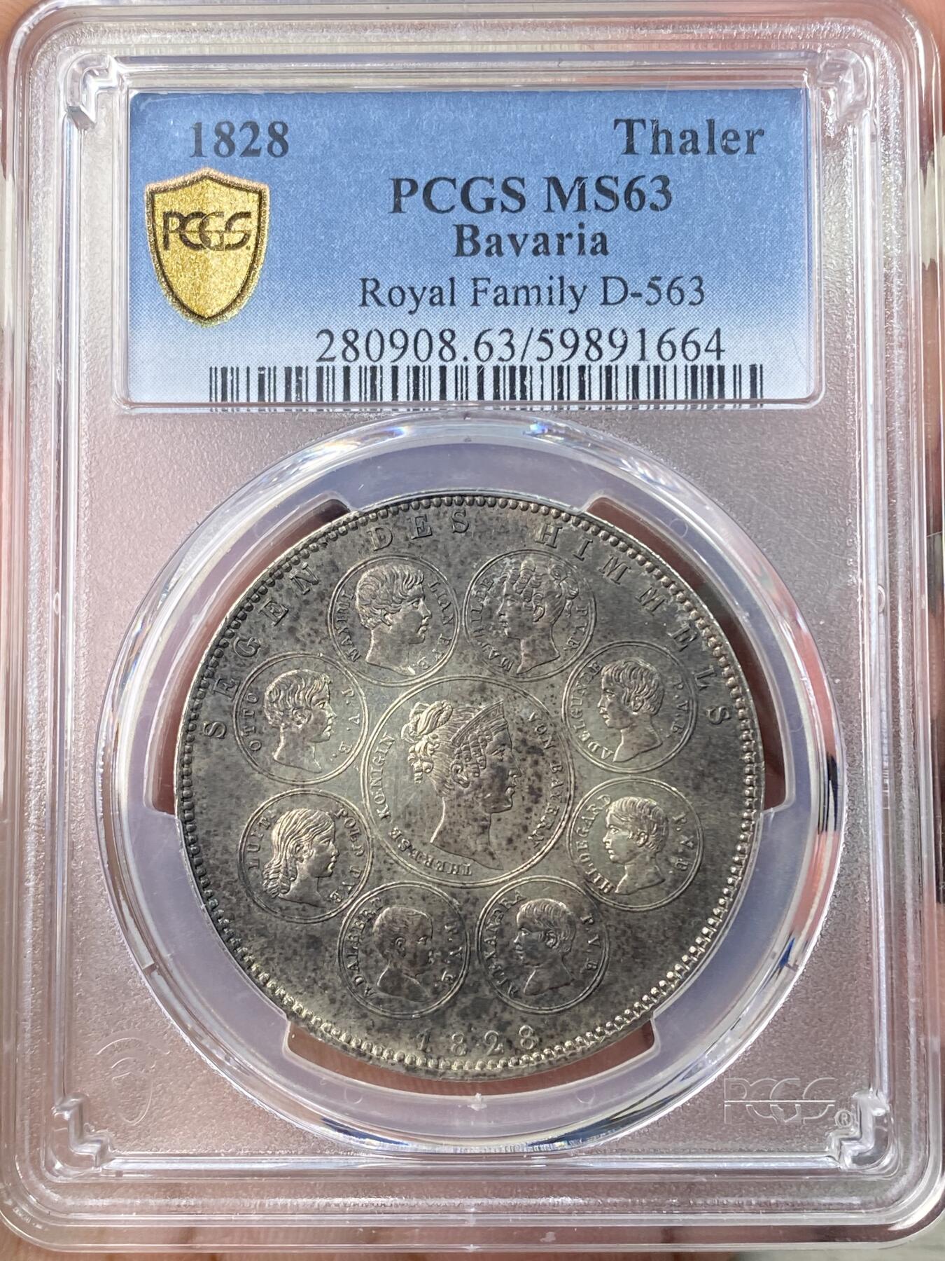 万国钱币拍卖第064期 PCGS MS63 1828年巴伐利亚路德维希一世皇室全家福历史大泰勒 在路一最小儿子出生后 为祈祷整个皇室幸福安康 路德维希一世敕令发行此枚历史泰勒 皇室成员头像上方铭文意为“上天的祝福”著名的沙俄家族卢布便是以此为蓝本设计 双面欧陆黑漆古包浆收藏级品质