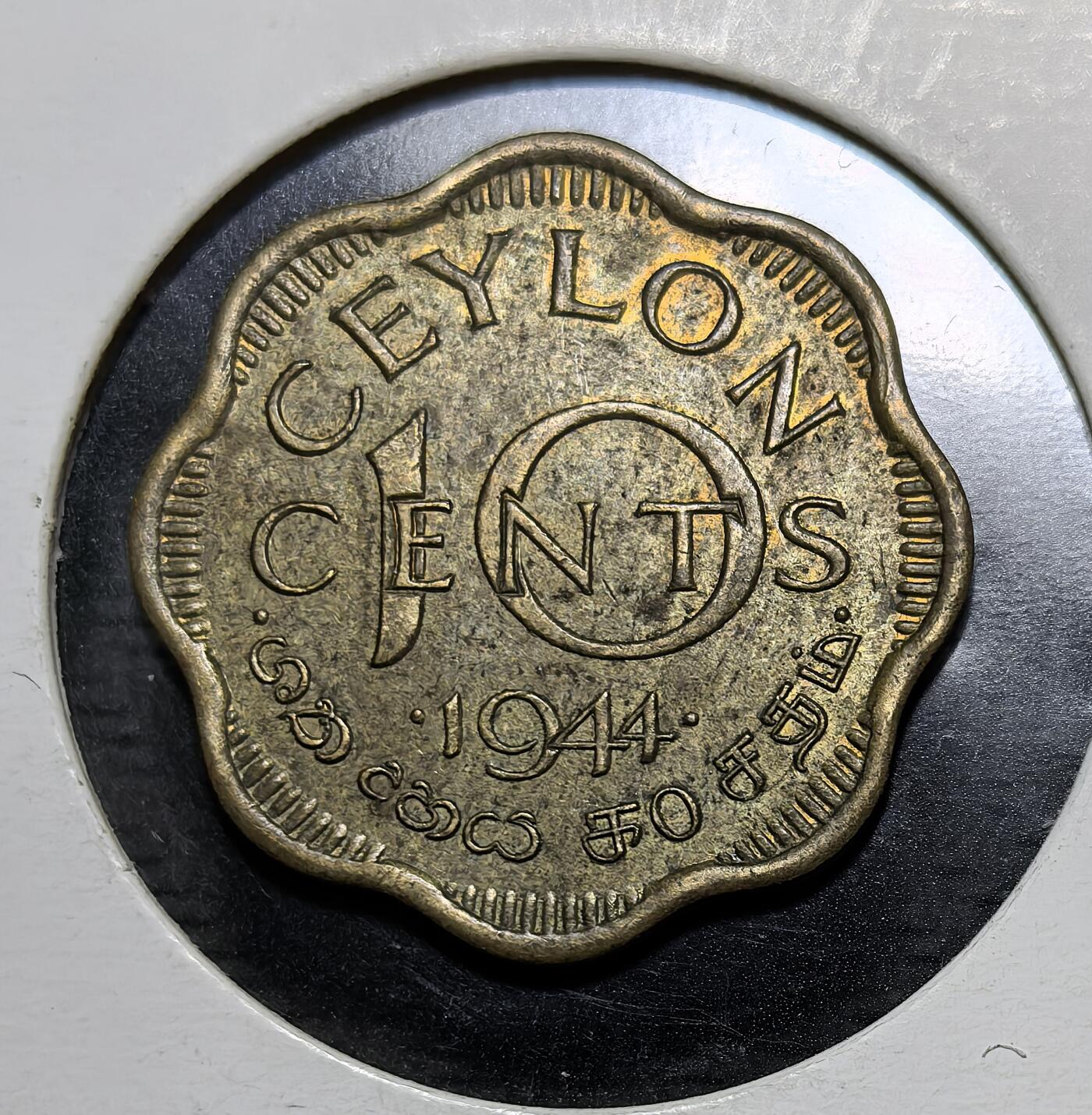 外国优质银币克朗币纪念章，每周六晚九点倒数截拍，满百包邮可寄存，持续收拍