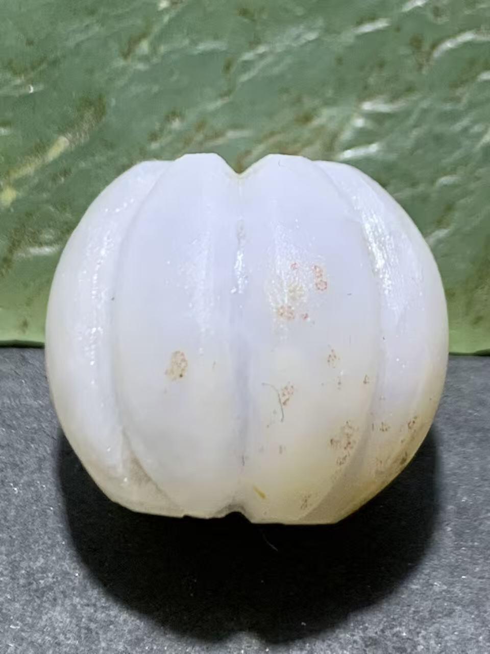 精美亚光冰飘战国红玛瑙手工雕刻2.0平头瓜珠一颗！，