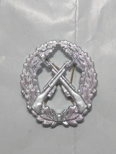 韵星假日军品类拍卖第51期  -- Rimey Holidays Militaria Auction 51 - 民主德国人民军饰绪步兵识别金属牌