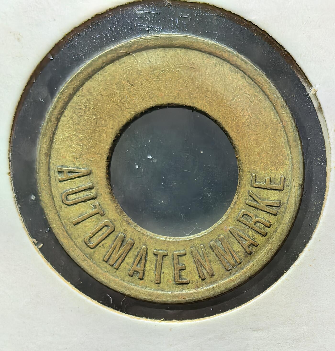 外国优质银币克朗币纪念章，每周六晚九点倒数截拍，满百包邮可寄存，持续收拍