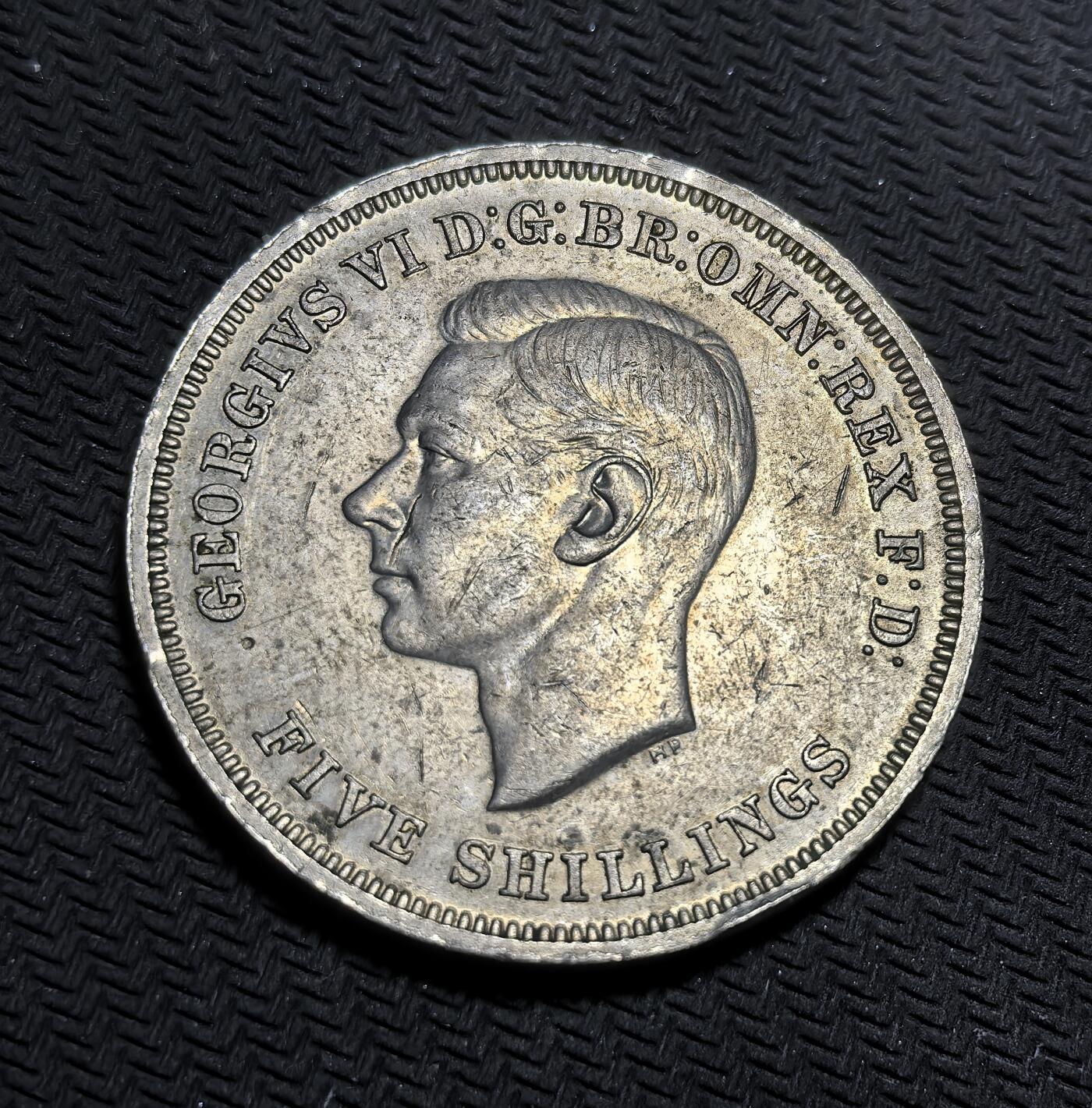 外国优质银币克朗币纪念章，每周六晚九点倒数截拍，满百包邮可寄存，持续收拍