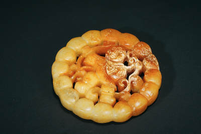 上海都达杂项专场七十二【全场包邮】 - 古玉镂空童子玉佩80-40