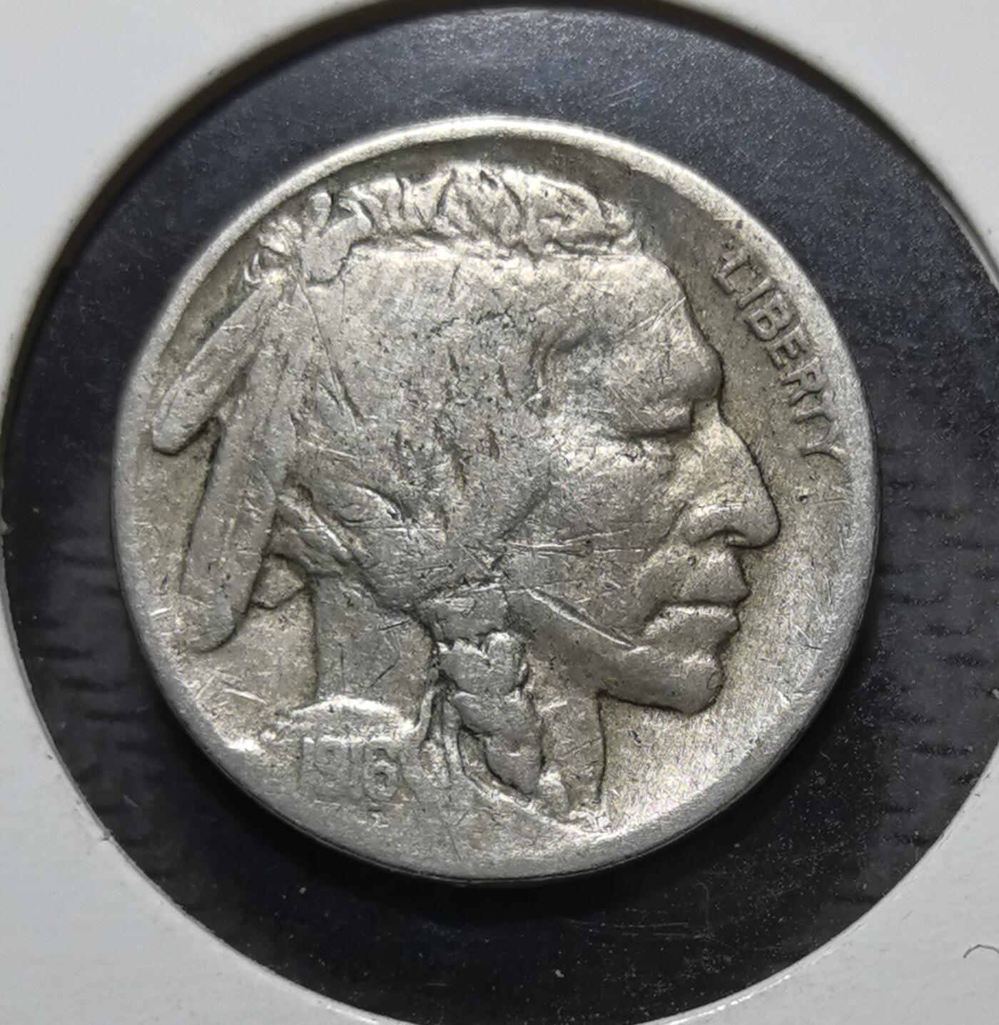 外国优质银币克朗币纪念章，每周六晚九点倒数截拍，满百包邮可寄存，持续收拍 早期少见美国1916年野牛镍币，正面为印第安人侧像，背面是美洲野牛，是美国 20 世纪经典流通币，象征西部开拓史与原住民文化。