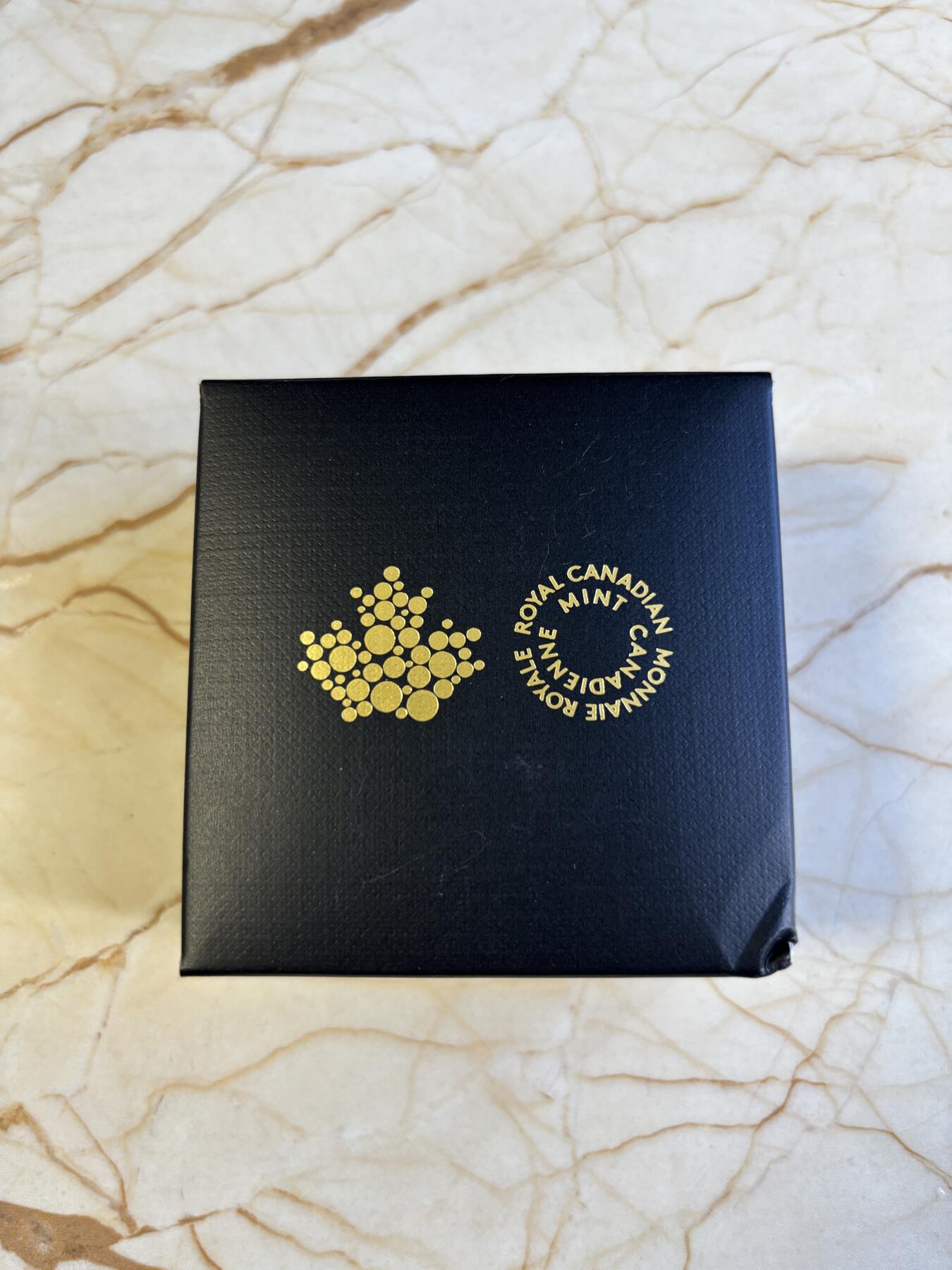 第196期拍卖 加拿大2019年十二星座系列10天秤座镶嵌水晶彩银币，9999银，70.96克，发行4000枚