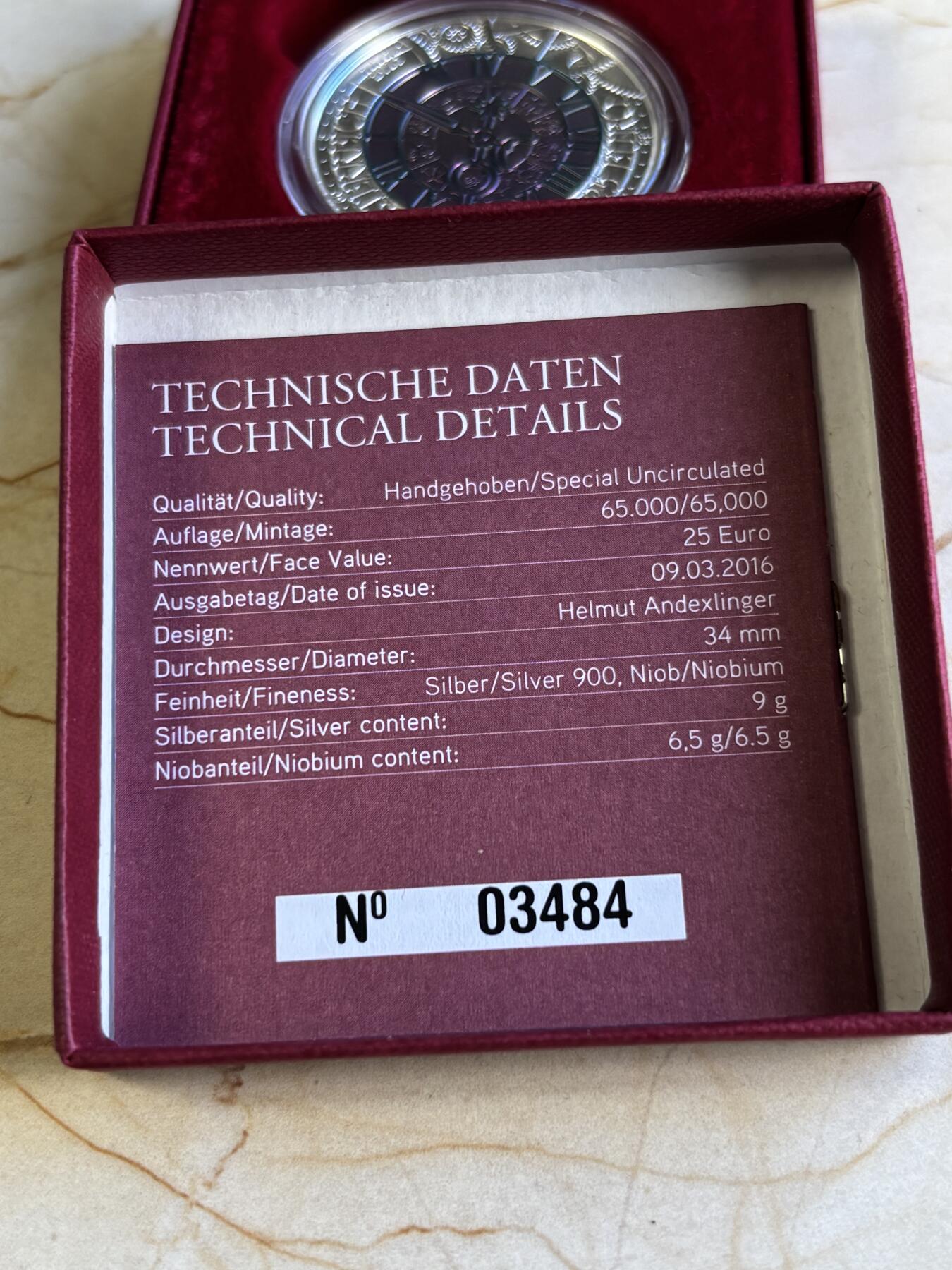 第196期拍卖 获奖奥地利2016年银铌镶嵌时间三彩色纪念银铌币，金属:900银/铌998，重量:15.5克（9克银，6.5克铌），直径:34毫米，发行：65000枚，获2018年度克劳斯世界硬币大奖赛最佳双金属币