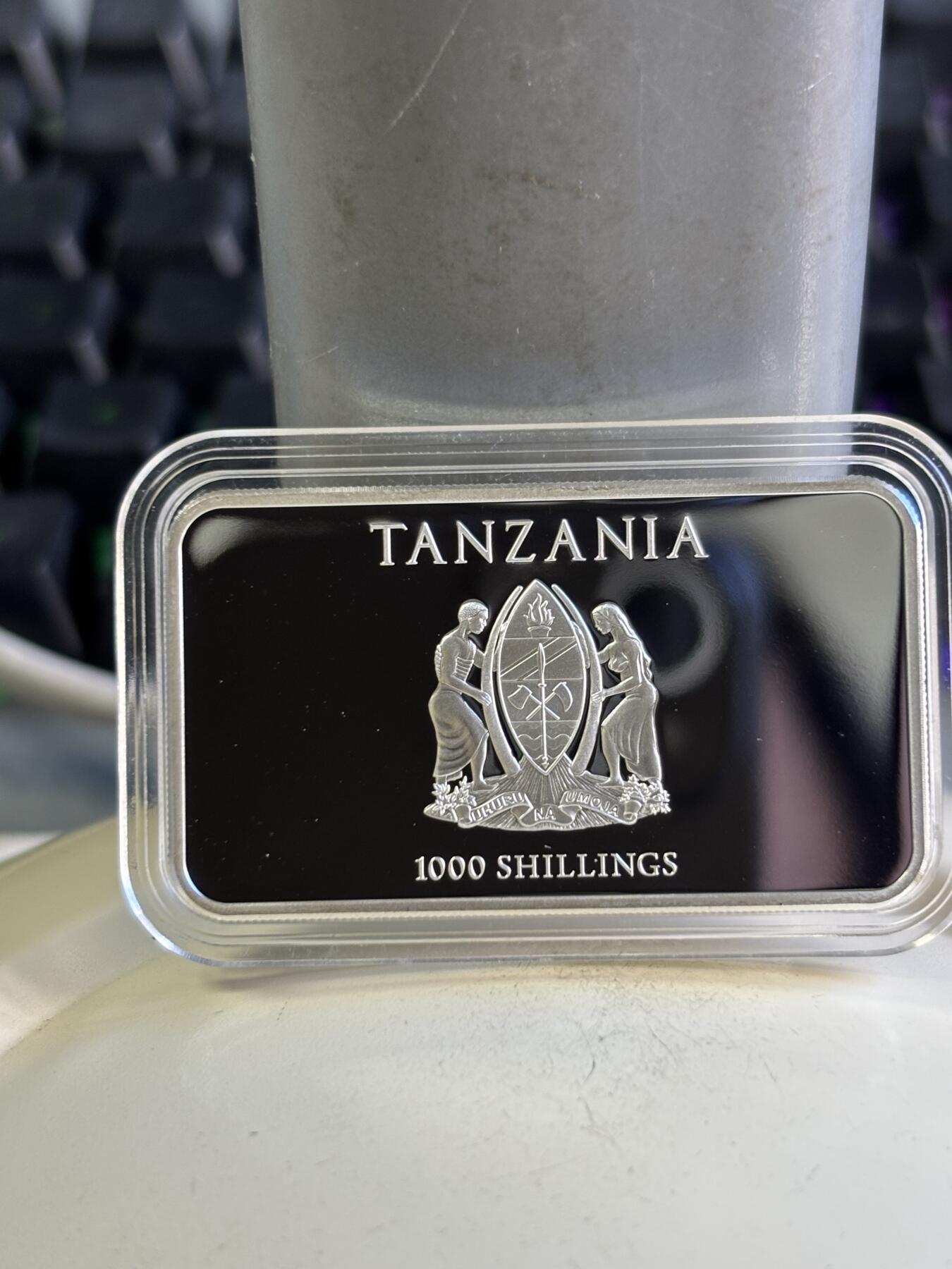 第196期拍卖 坦桑尼亚2014年三只灵猴方形1盎司纯银纪念彩银币，999银，发行1880枚