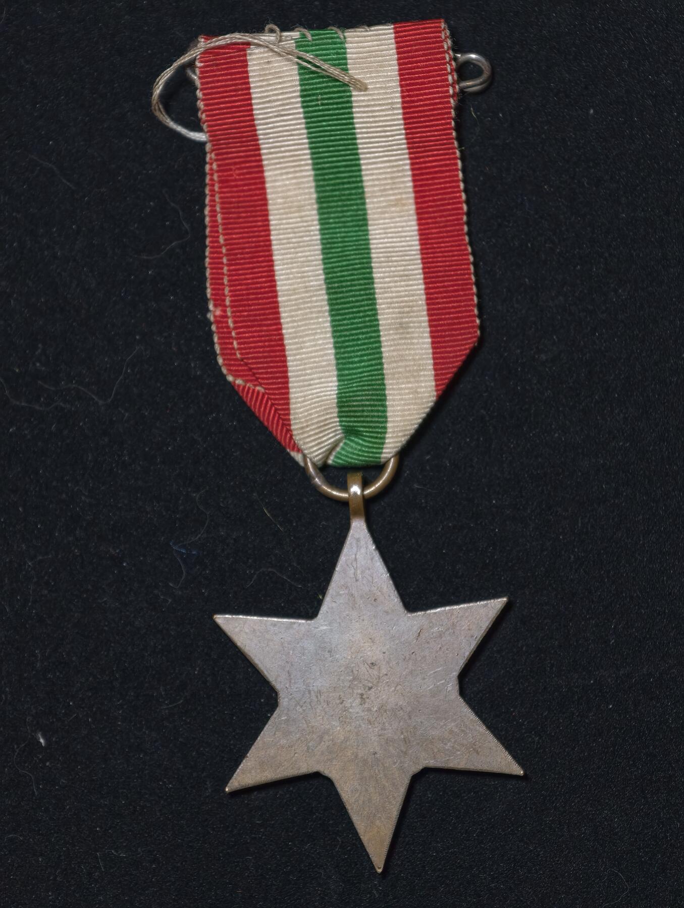 凯旋世界勋赏（第23期）（欢迎送拍）（对拍品有疑问请询问客服，不接受到手刀，出价默认拍品品相。请认真阅读拍卖规则！出价默认已认可！）（收到货请录制开箱视频，无视频概不处理问题。） 二战 英国 意大利之星 章