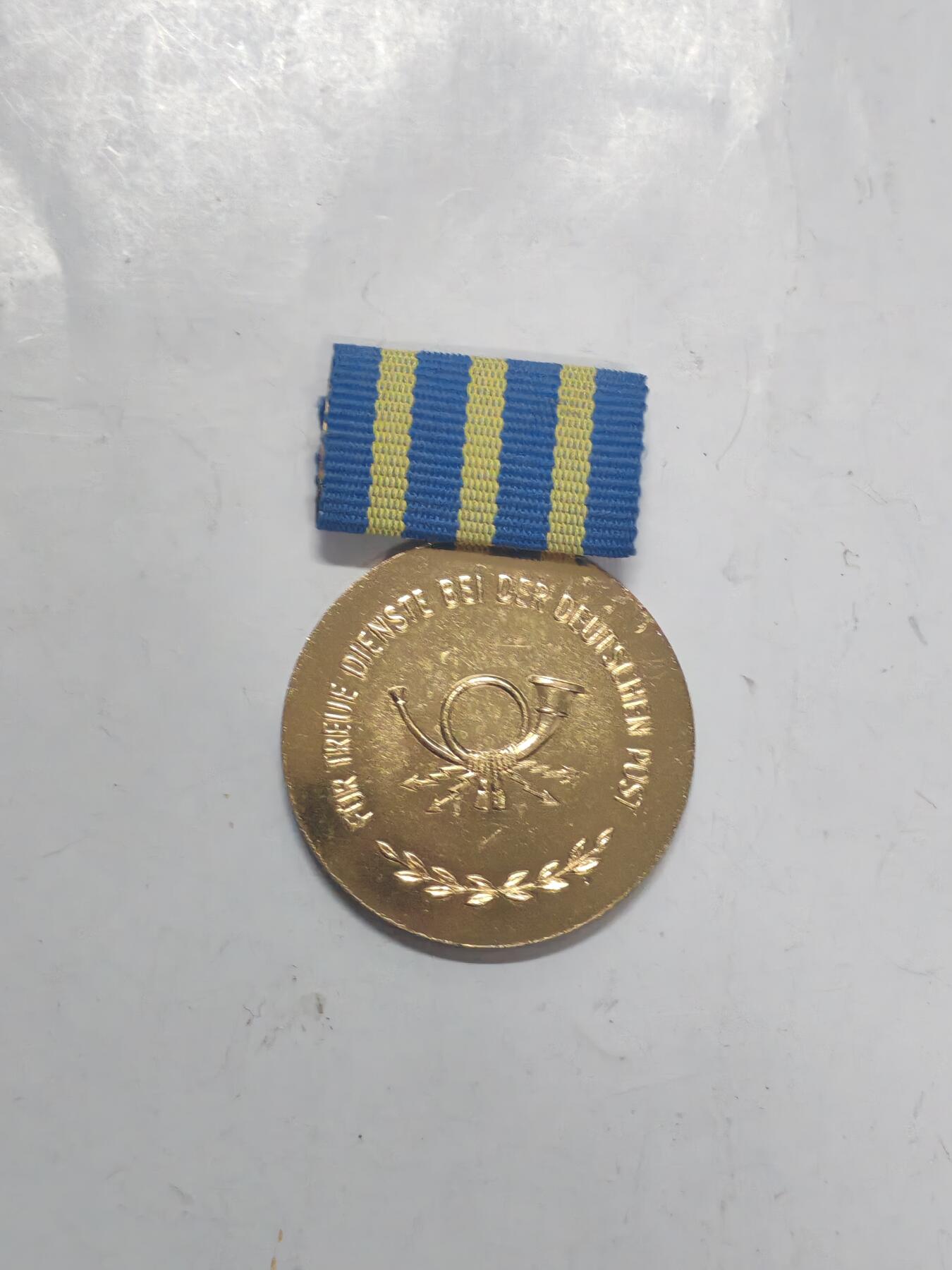 韵星假日军品类拍卖第51期  -- Rimey Holidays Militaria Auction 51 民主德国金级邮政部忠诚服务奖章