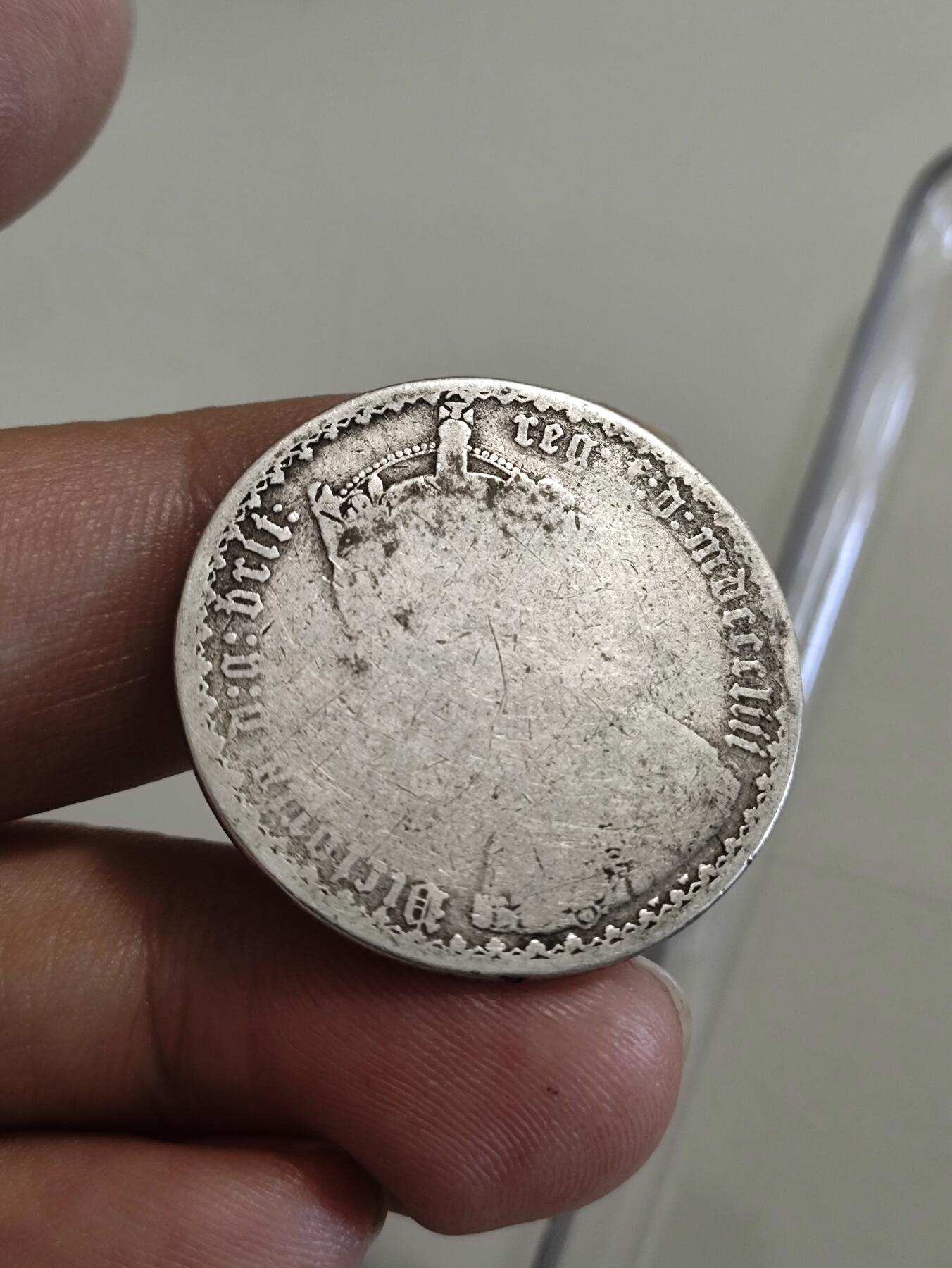 英国18**年维多利亚哥特弗洛林银币