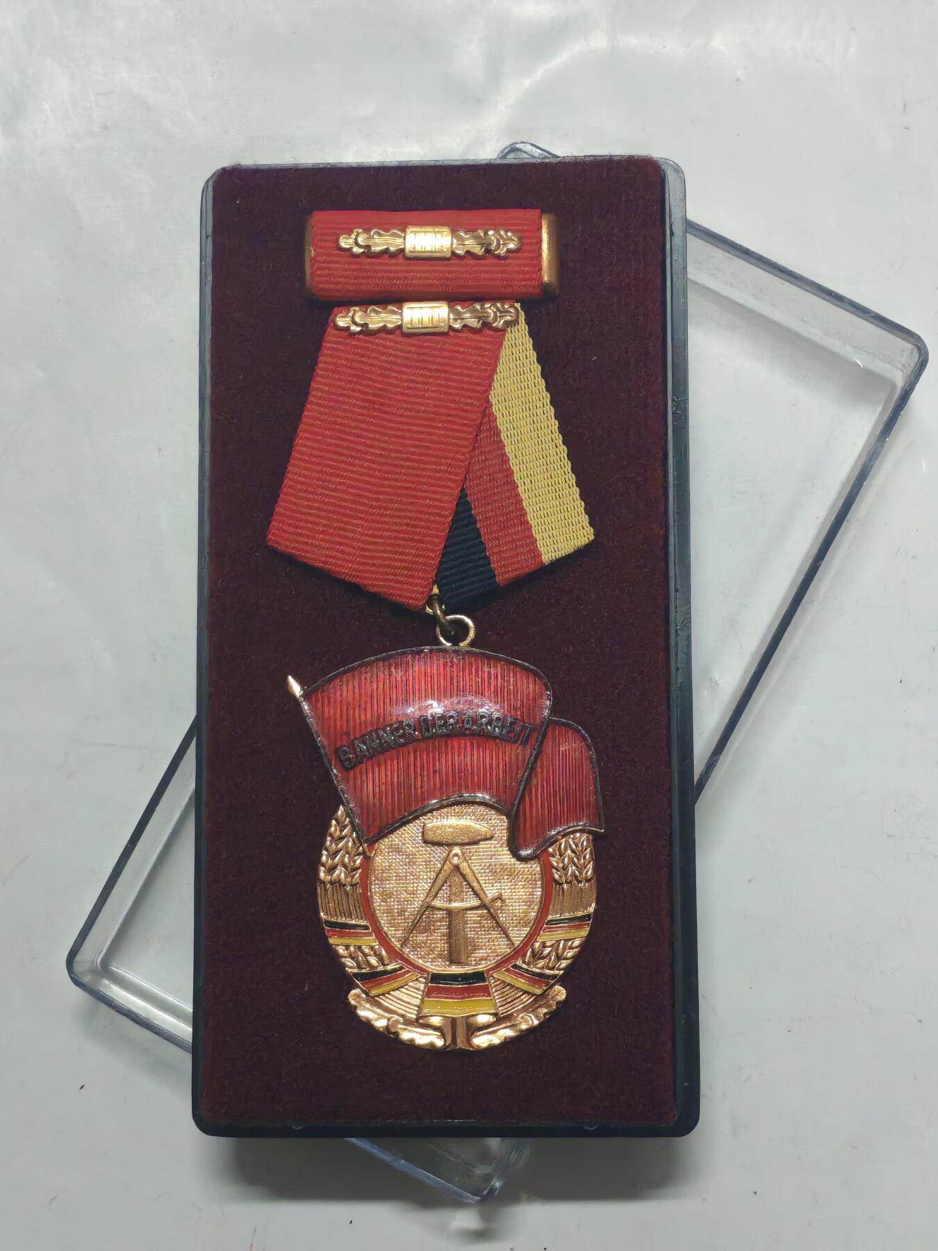 韵星假日军品类拍卖第51期  -- Rimey Holidays Militaria Auction 51 民主德国三级劳动红旗勋章带原盒略