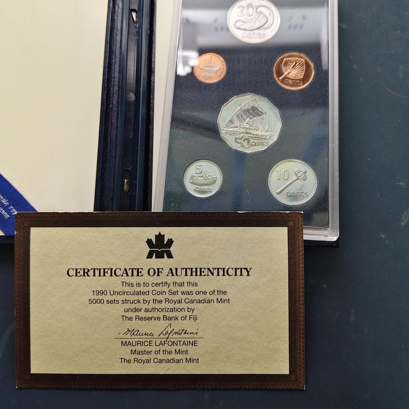 【全场包邮】纯粹捡漏拍519场 【少见】斐济1990年新版换材质首发官方套币-加拿大皇家厂铸造盒证全-发行量5000