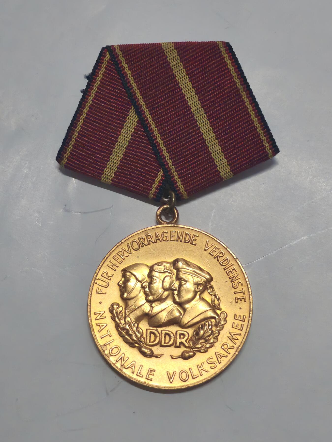 韵星假日军品类拍卖第51期  -- Rimey Holidays Militaria Auction 51 民主德国金级国家人民军功勋奖章