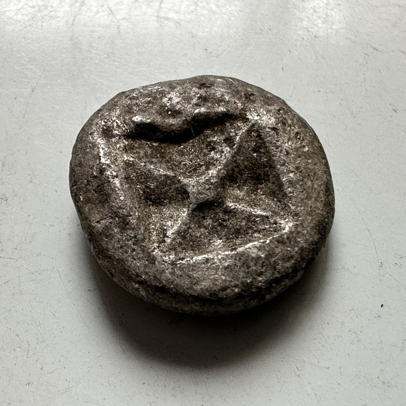 🌹外币初藏🌹🐯2026年第37场   每周二四六晚8️⃣点 接代拍 公元7-13世纪左右 三佛齐十字星打制银币 b